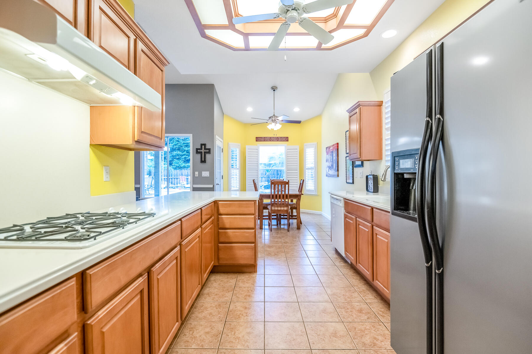 5117 W Oriole Ave, Visalia, CA 93291