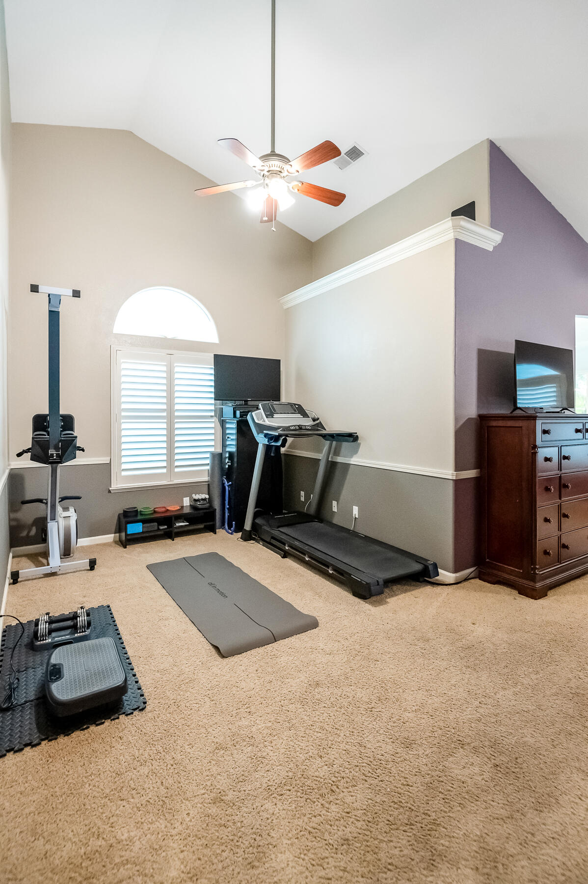 5117 W Oriole Ave, Visalia, CA 93291