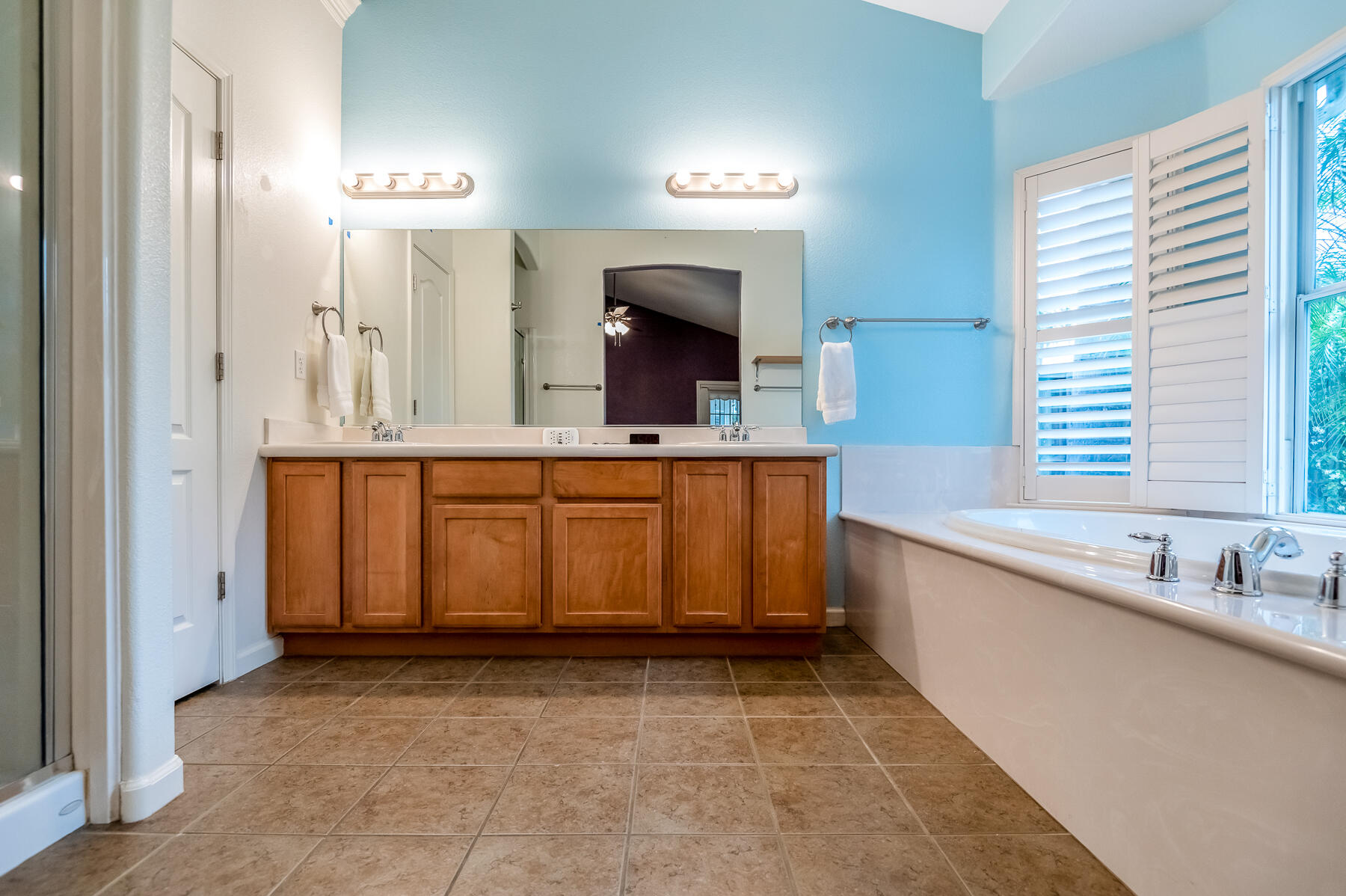 5117 W Oriole Ave, Visalia, CA 93291