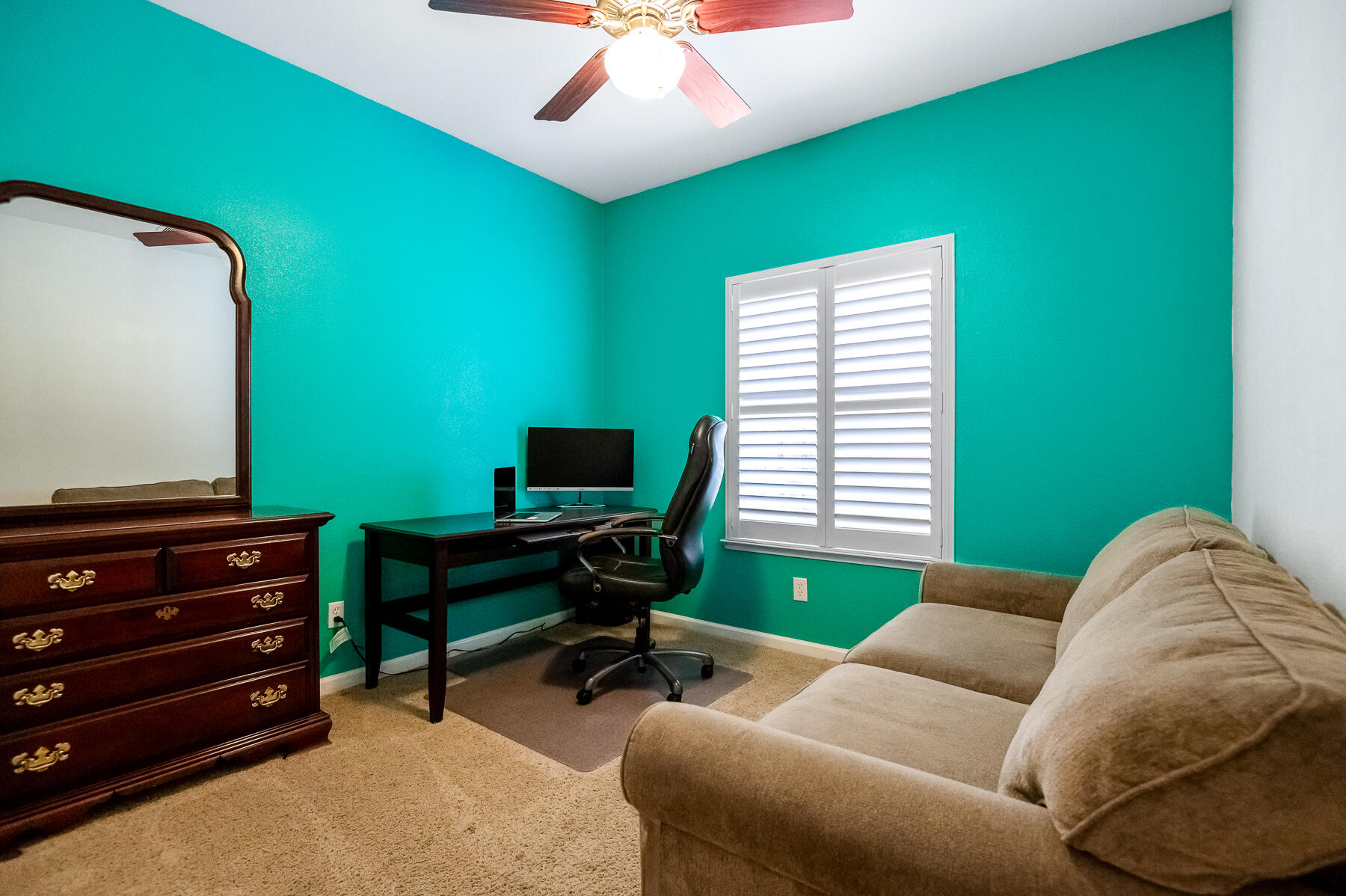 5117 W Oriole Ave, Visalia, CA 93291