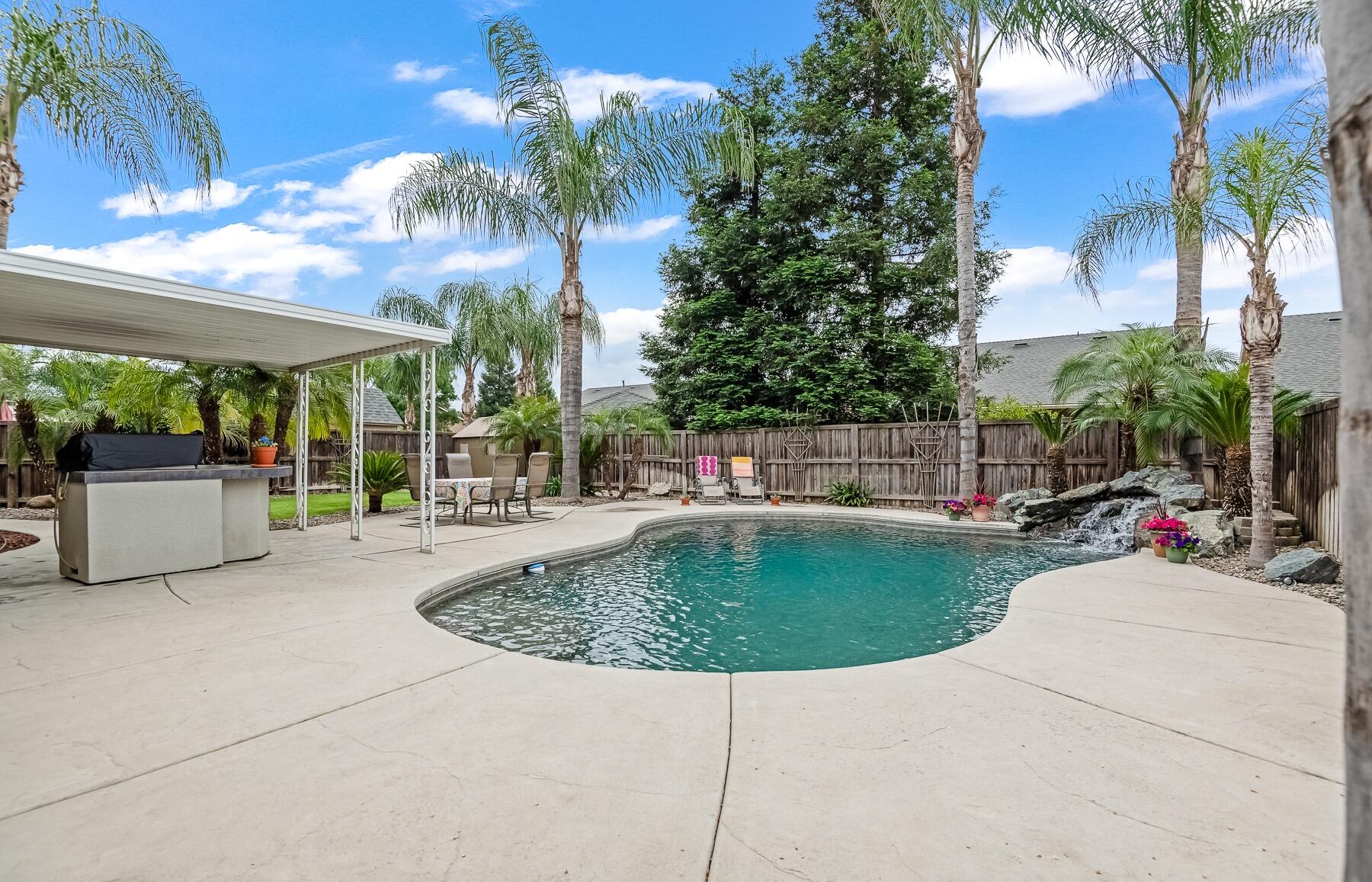 5117 W Oriole Ave, Visalia, CA 93291