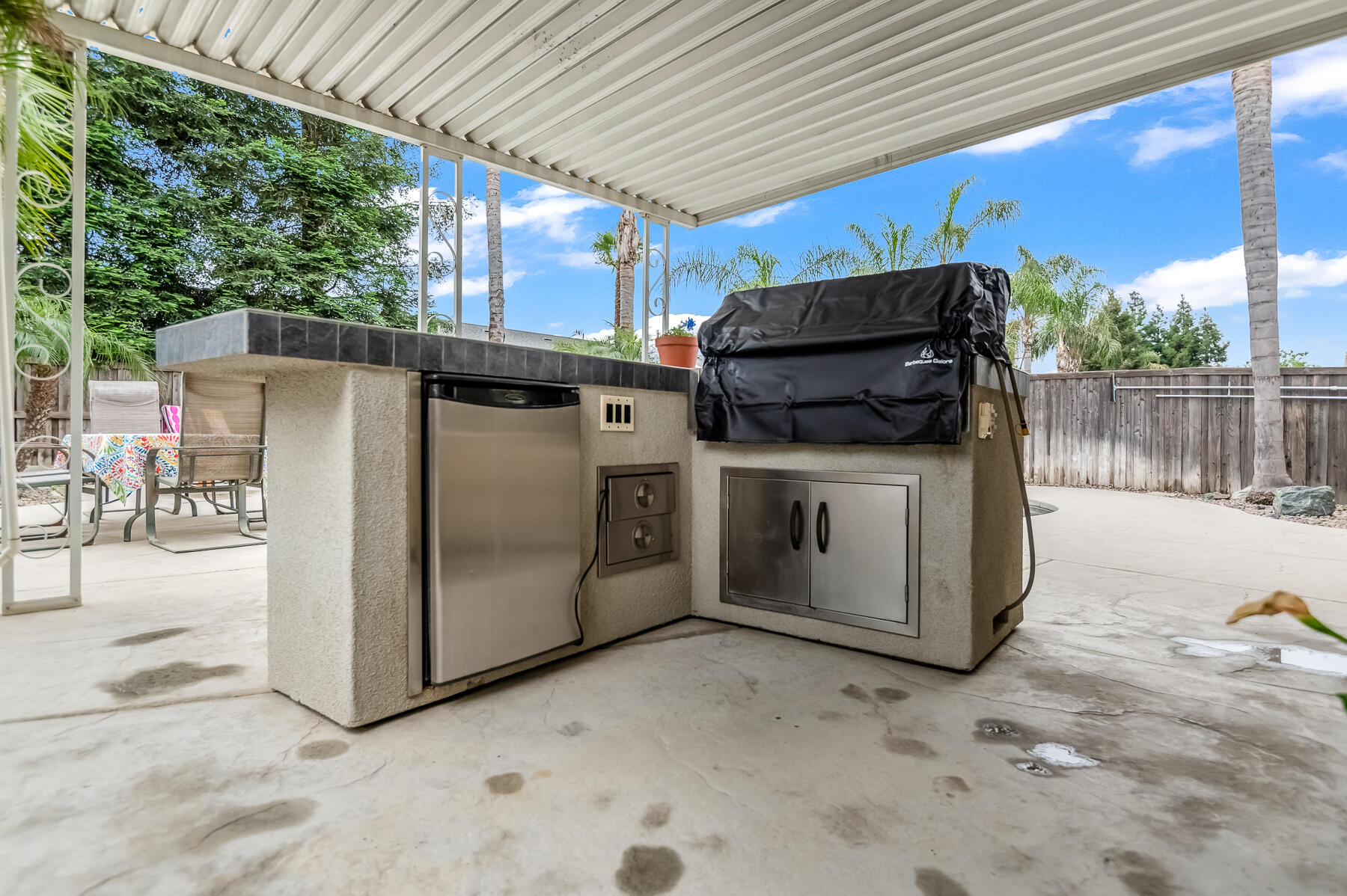 5117 W Oriole Ave, Visalia, CA 93291