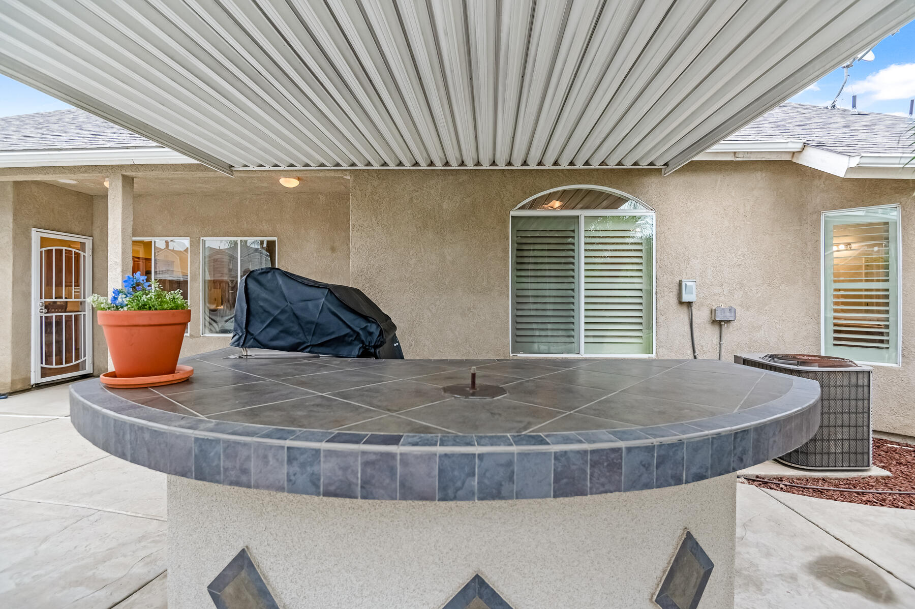 5117 W Oriole Ave, Visalia, CA 93291