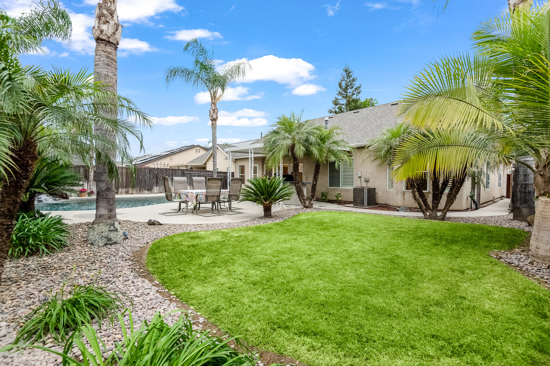 5117 W Oriole Ave, Visalia, CA 93291