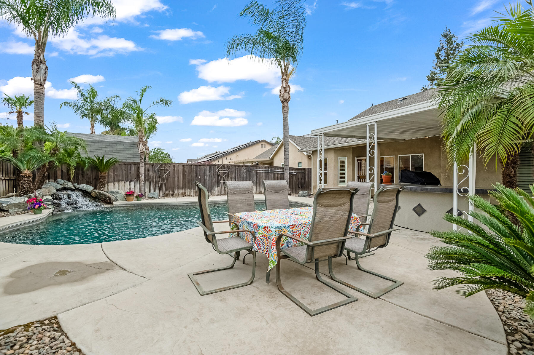 5117 W Oriole Ave, Visalia, CA 93291