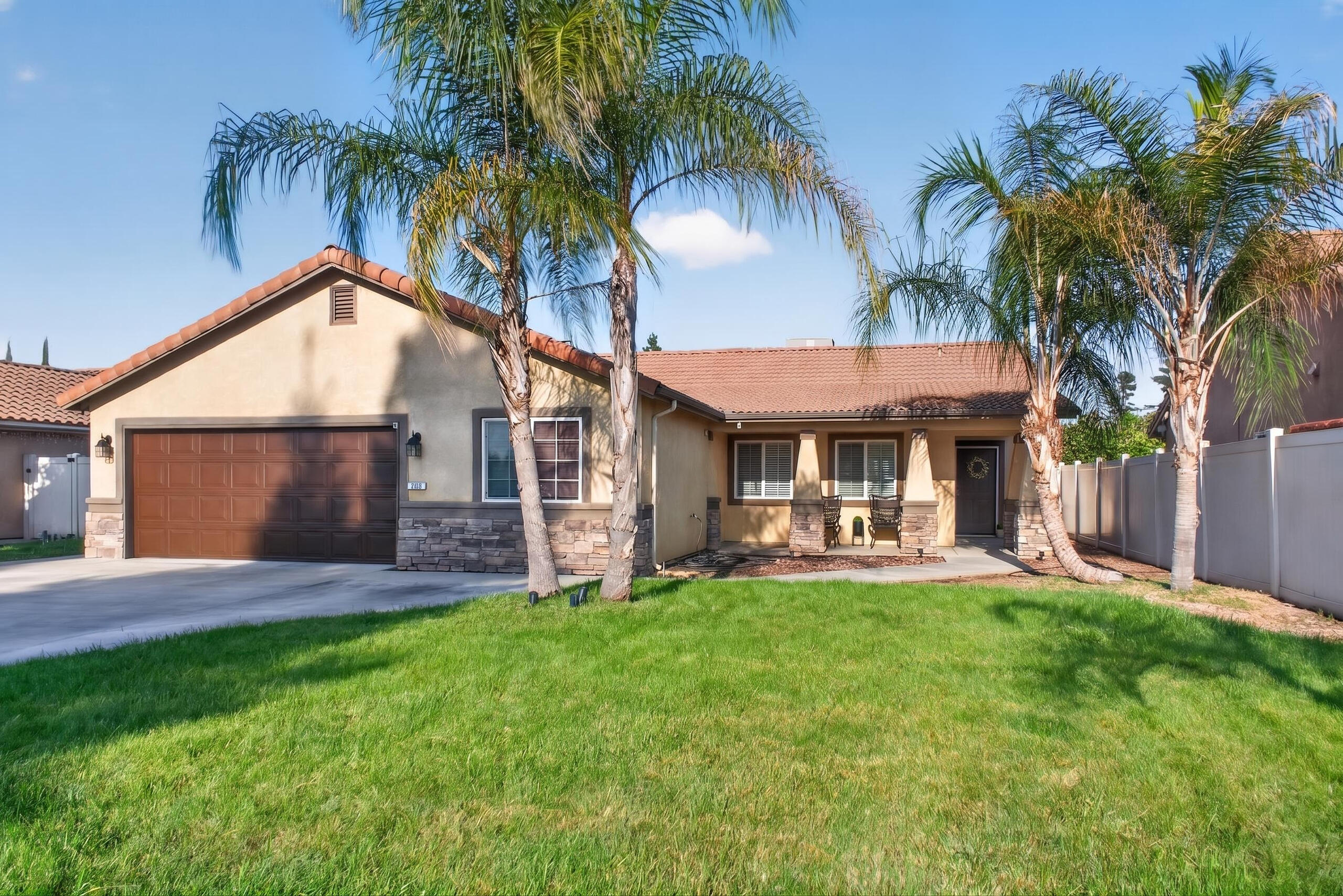 283 S Parkwest St, Porterville, CA 93257