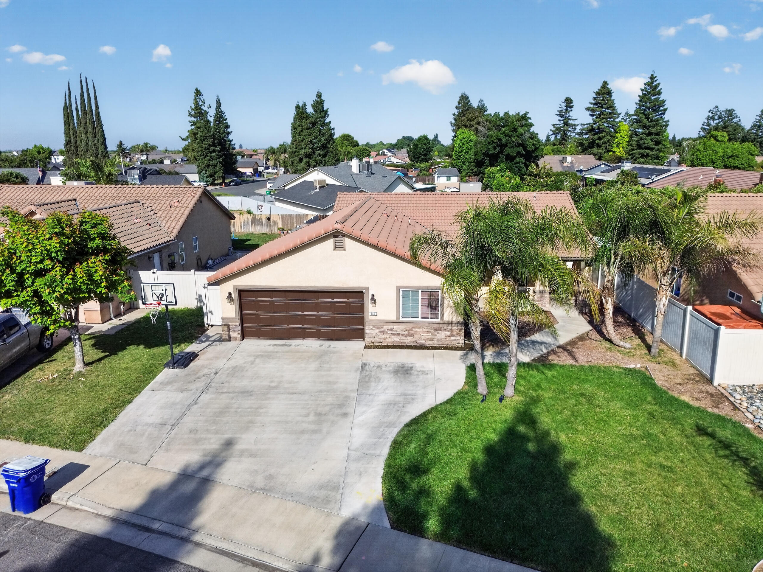 283 S Parkwest St, Porterville, CA 93257