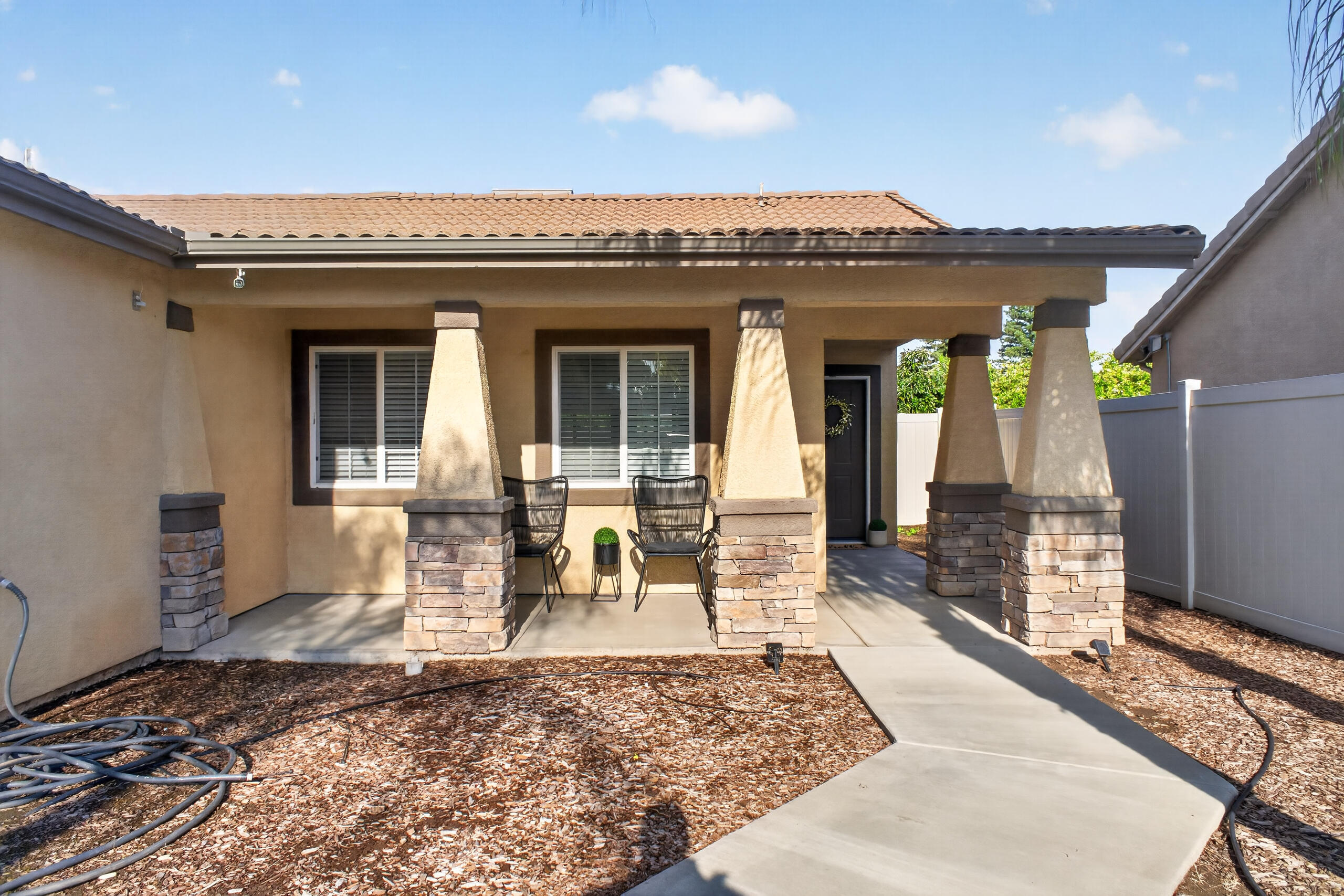 283 S Parkwest St, Porterville, CA 93257