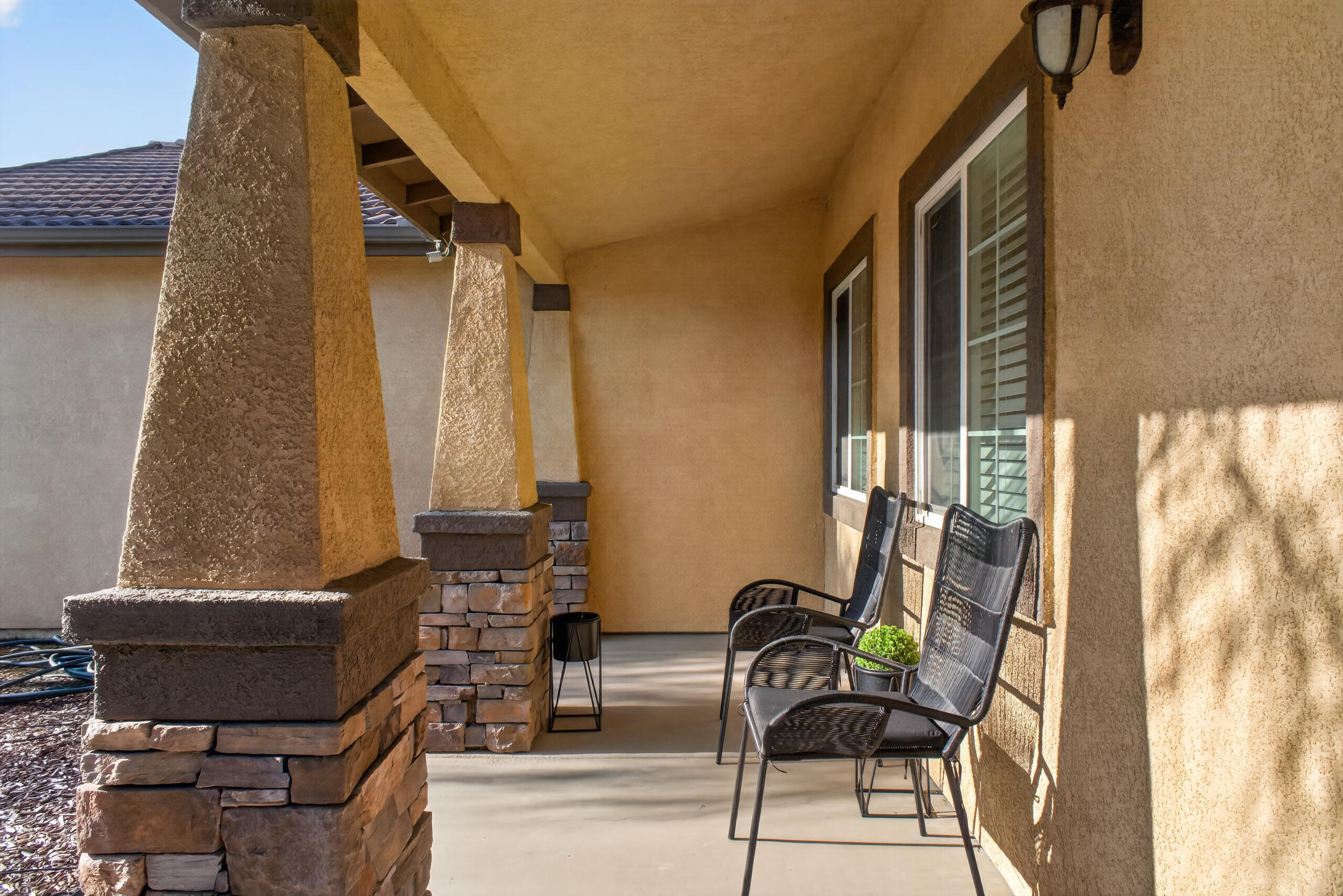 283 S Parkwest St, Porterville, CA 93257