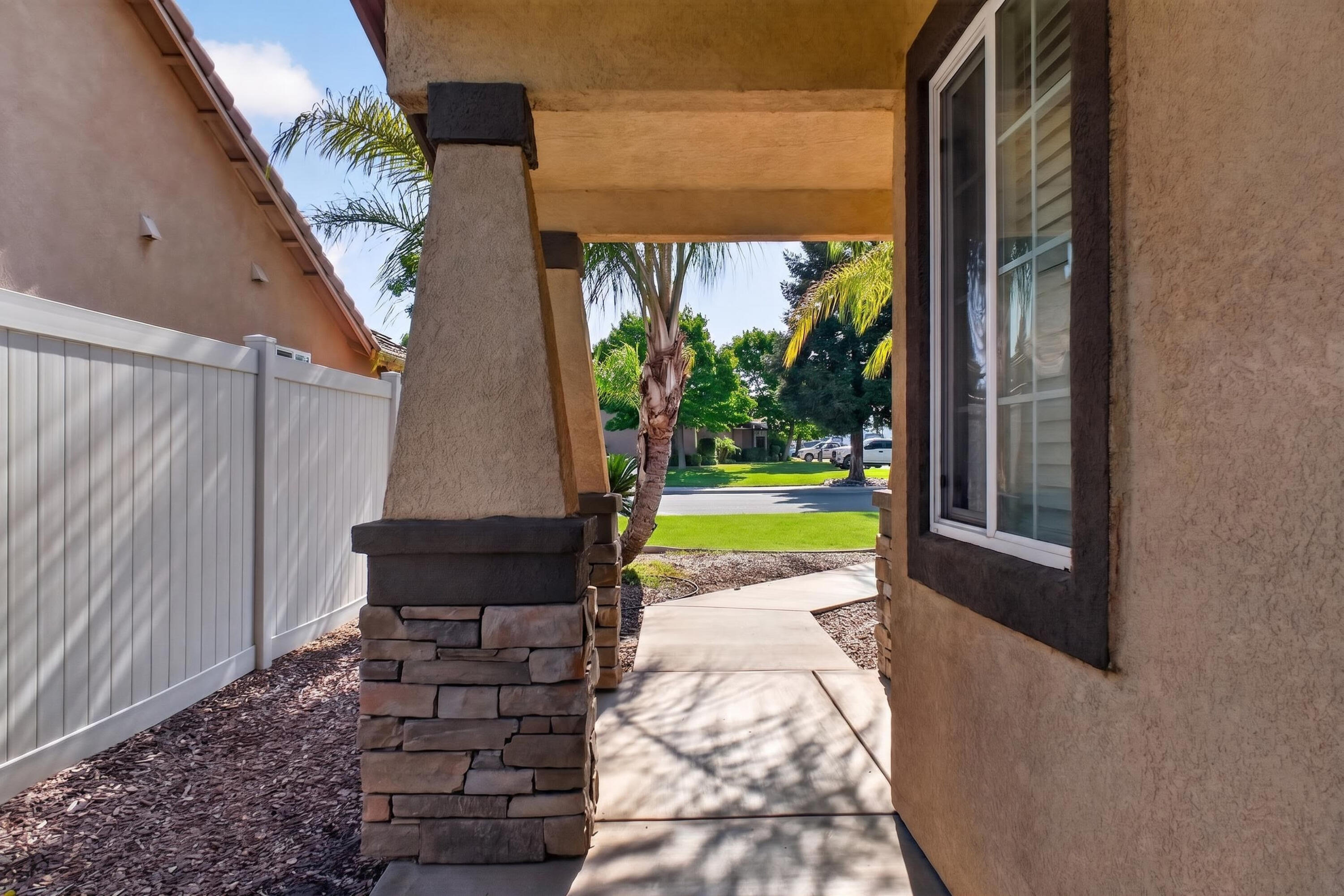 283 S Parkwest St, Porterville, CA 93257