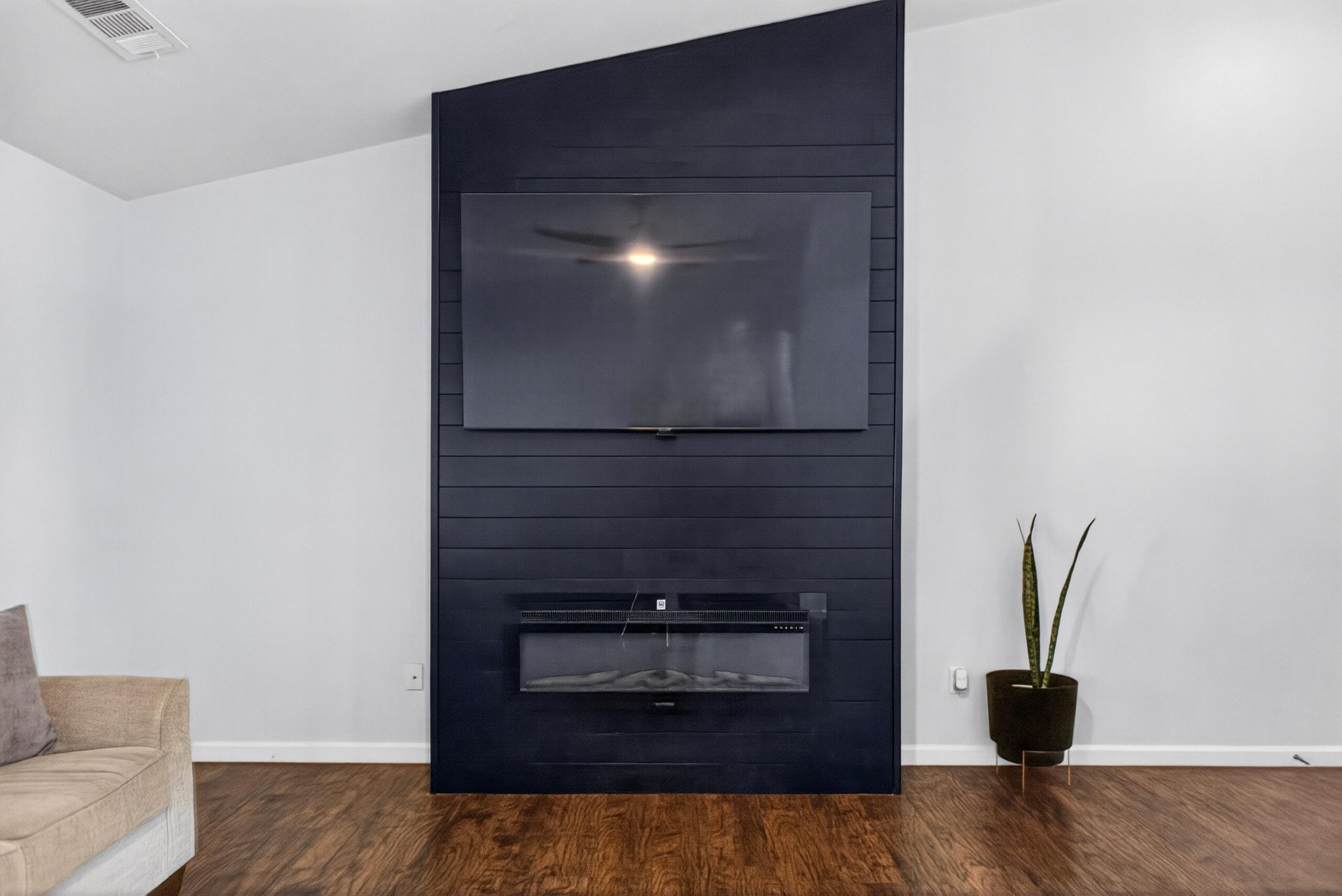 283 S Parkwest St, Porterville, CA 93257