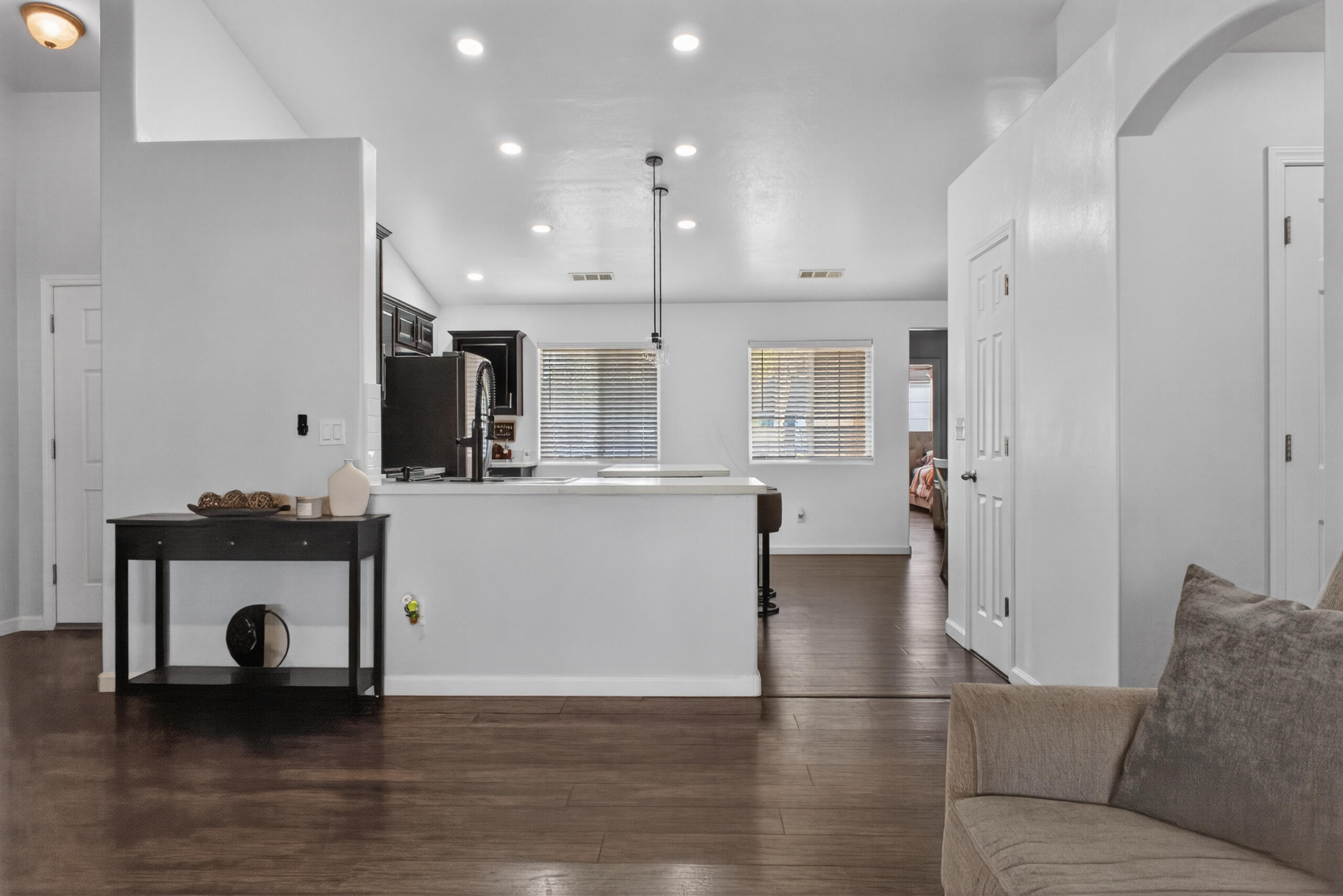 283 S Parkwest St, Porterville, CA 93257