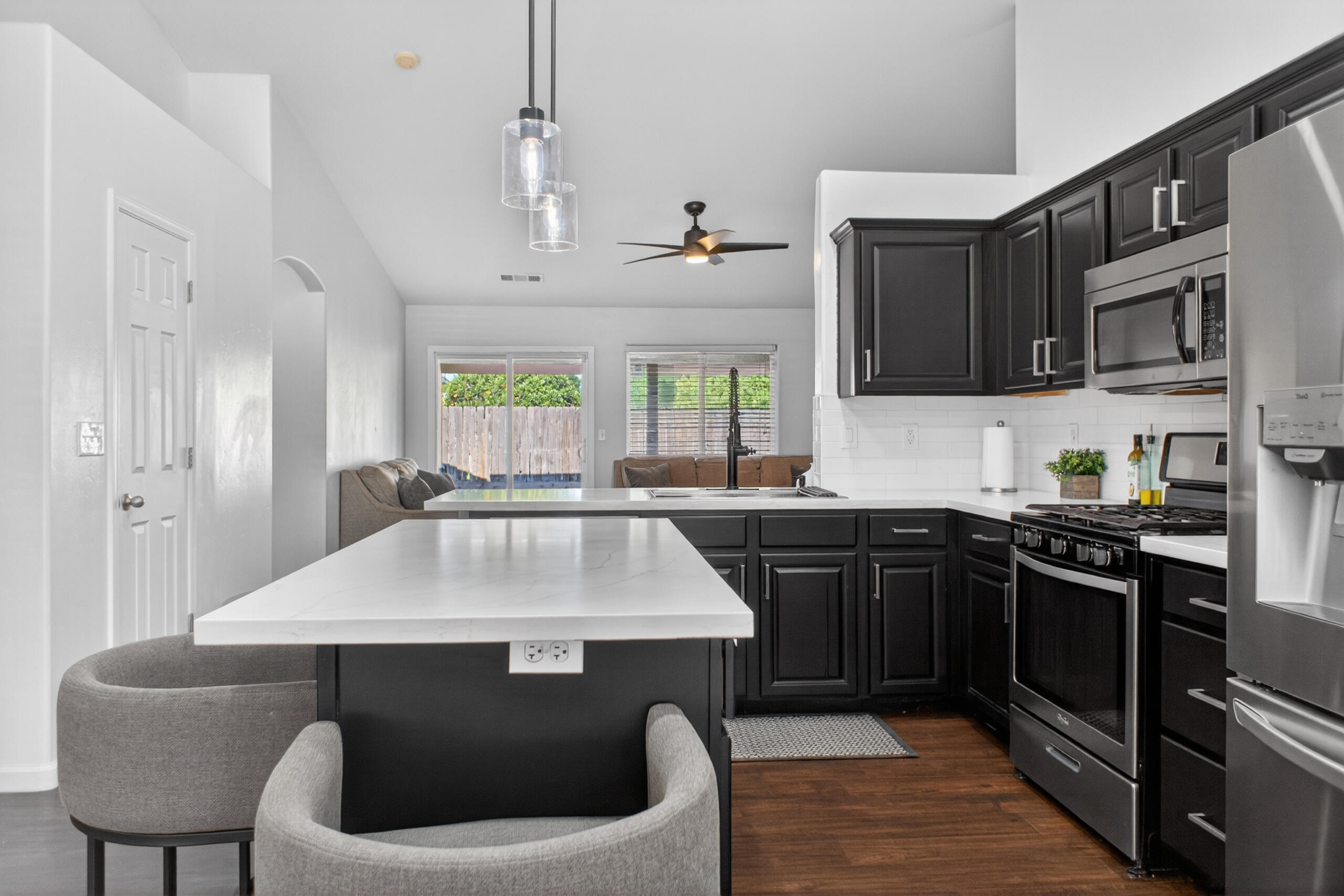 283 S Parkwest St, Porterville, CA 93257