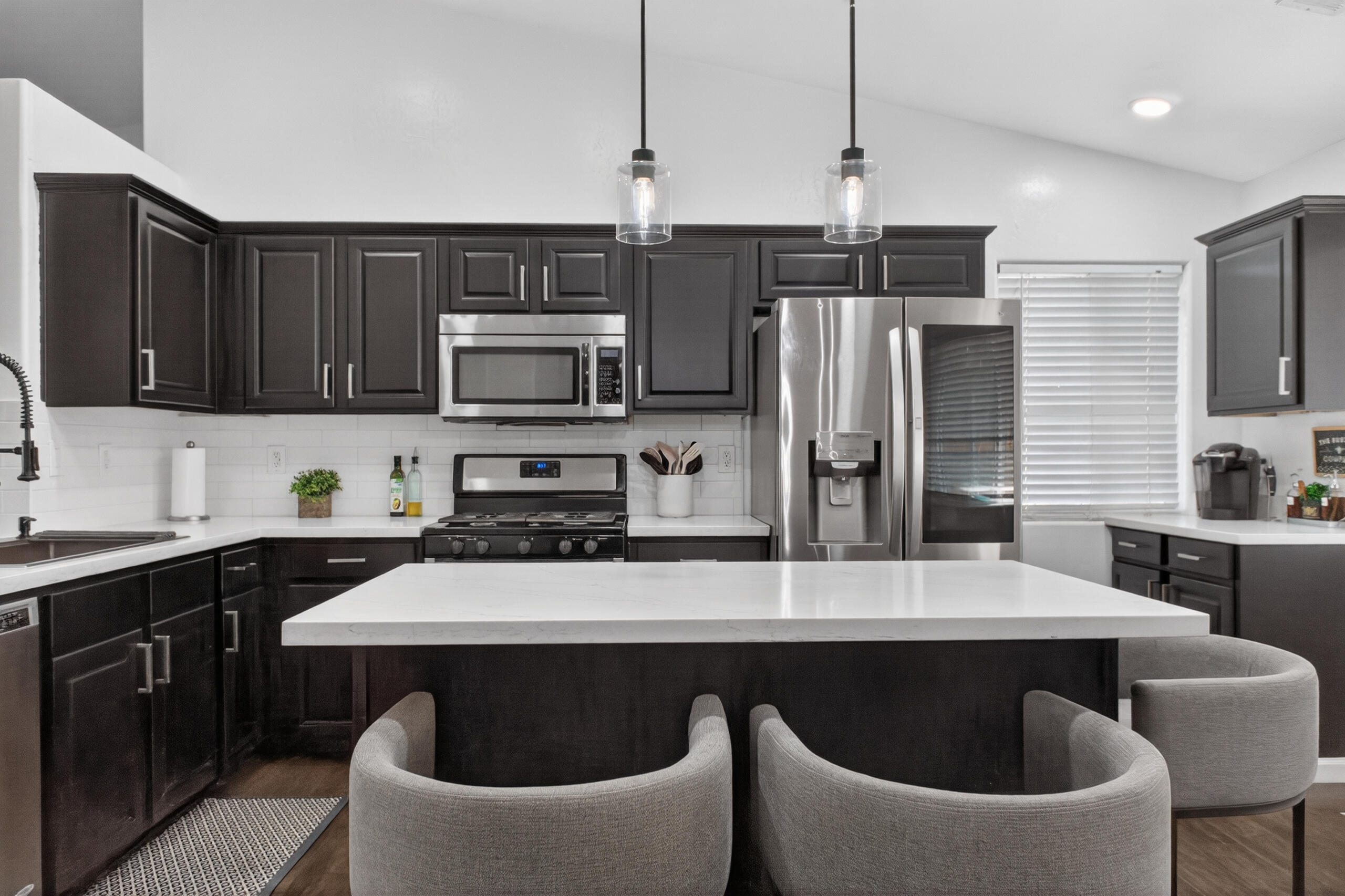 283 S Parkwest St, Porterville, CA 93257