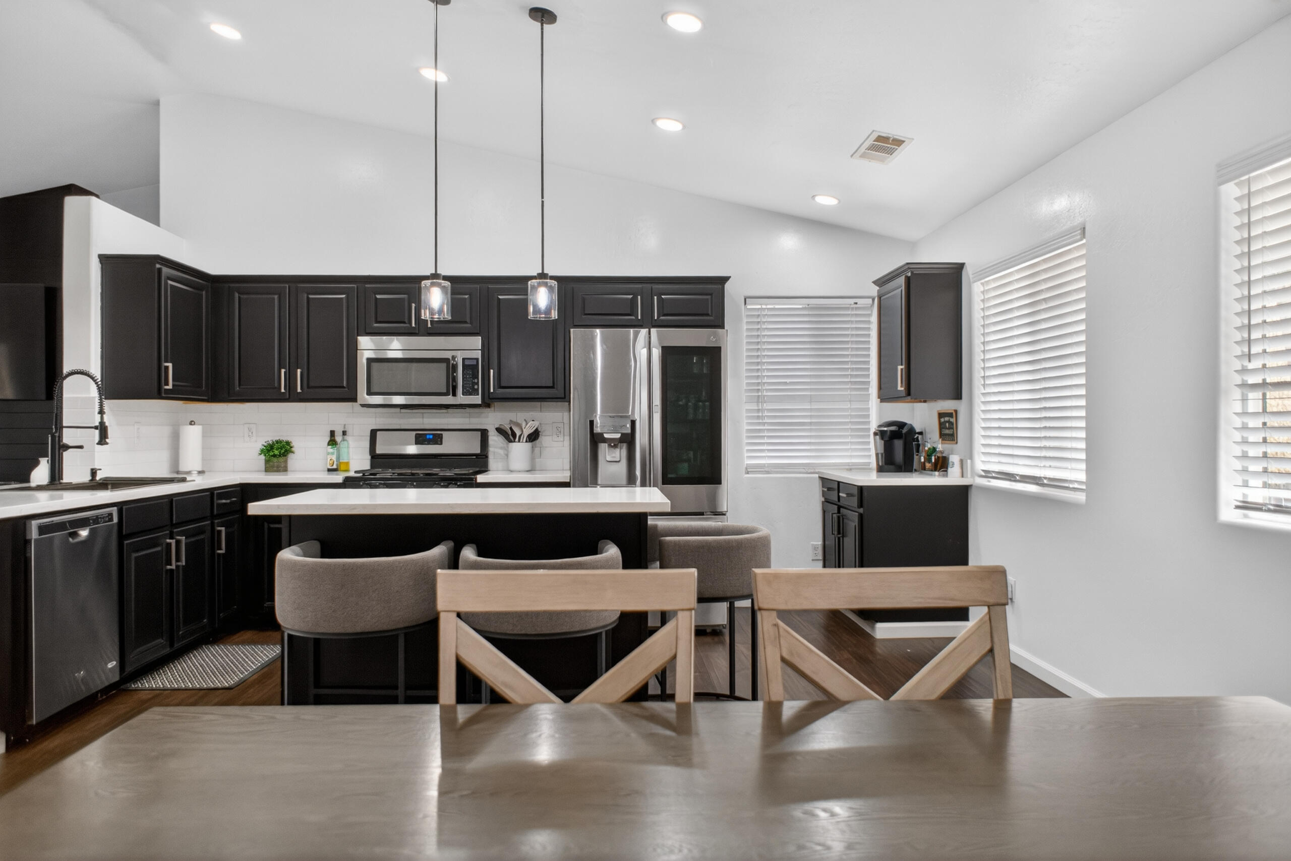 283 S Parkwest St, Porterville, CA 93257