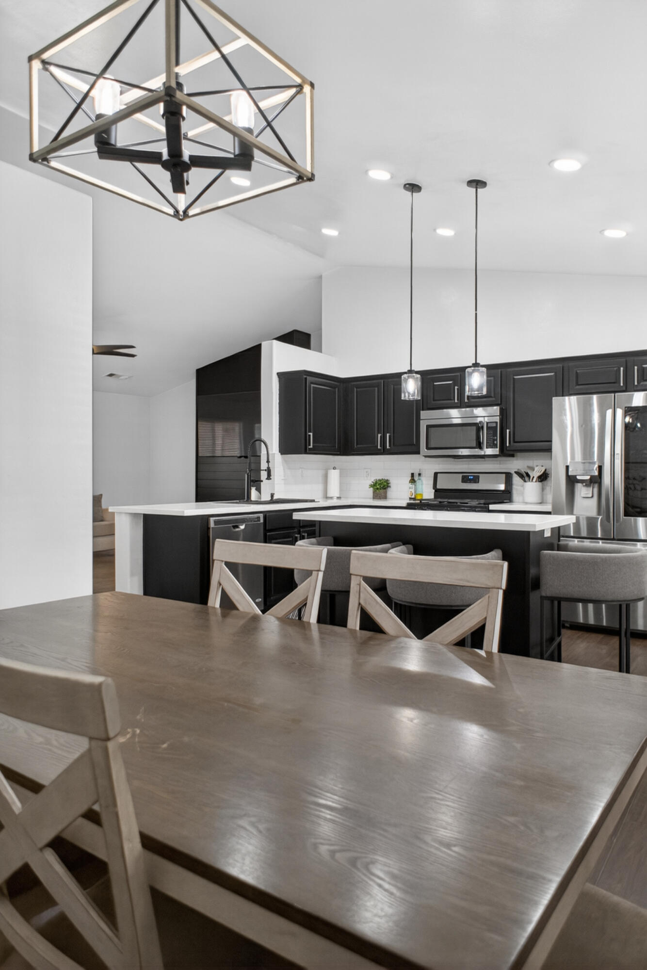 283 S Parkwest St, Porterville, CA 93257