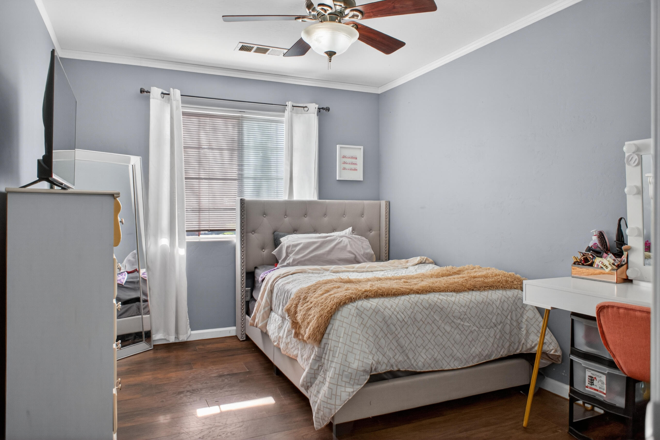 283 S Parkwest St, Porterville, CA 93257