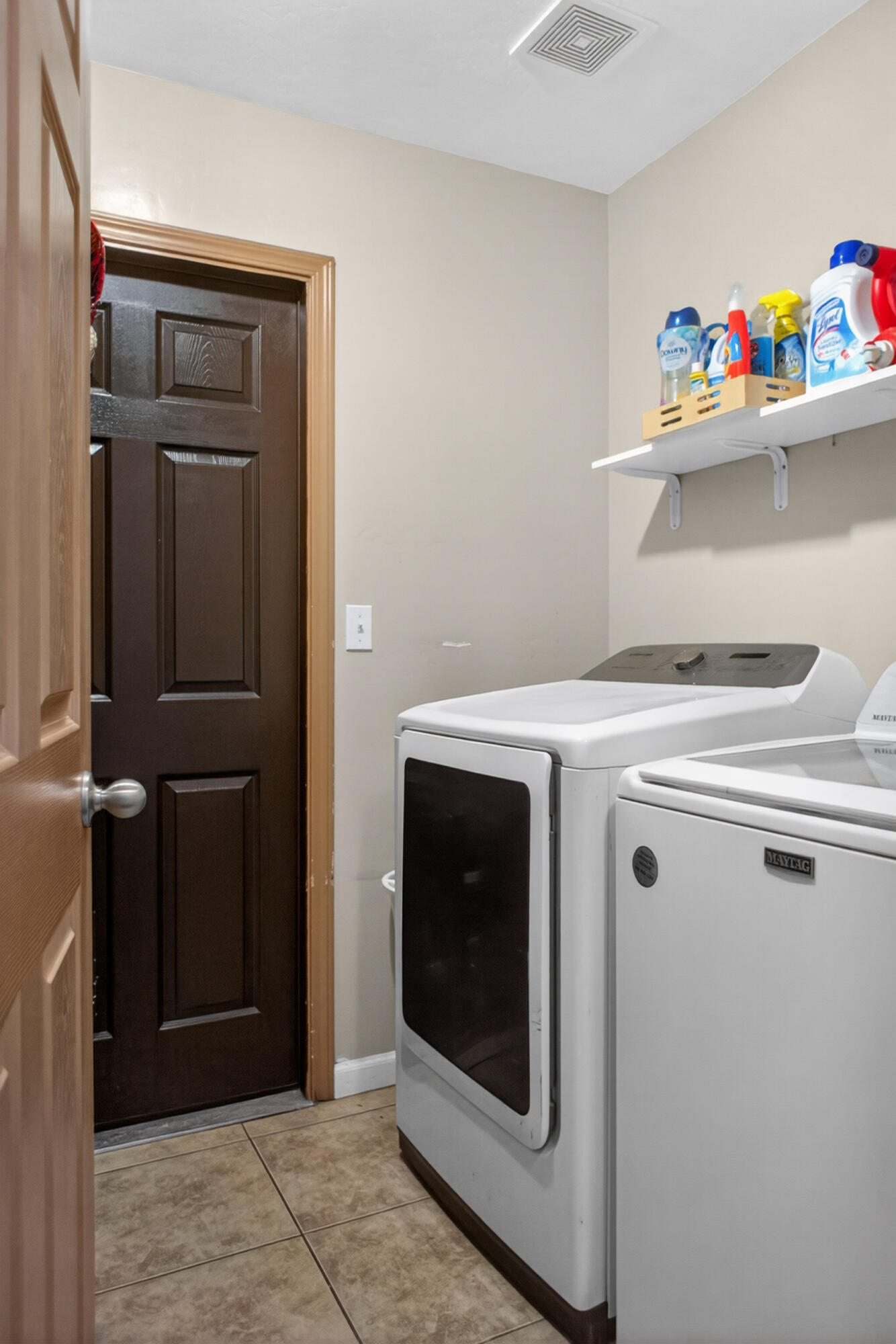 283 S Parkwest St, Porterville, CA 93257