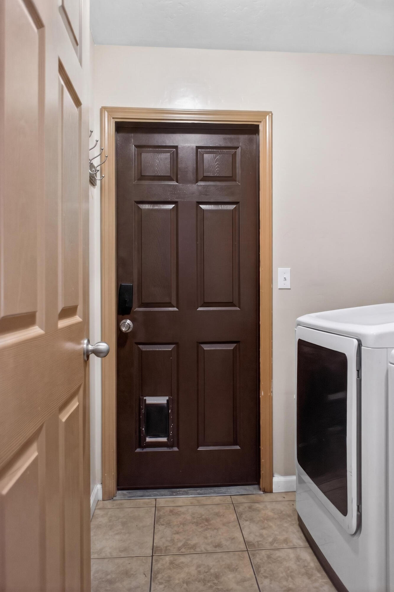 283 S Parkwest St, Porterville, CA 93257