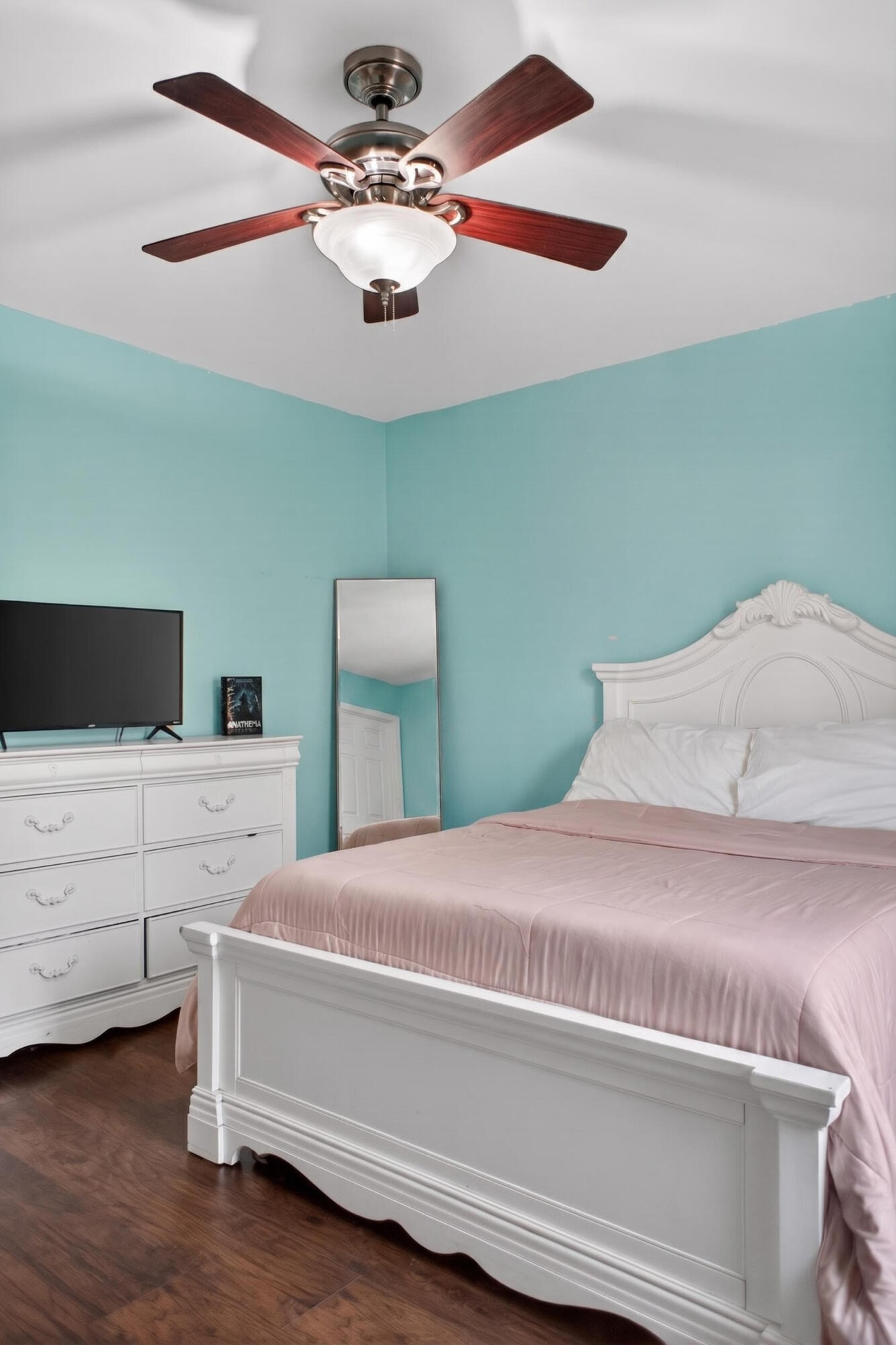 283 S Parkwest St, Porterville, CA 93257