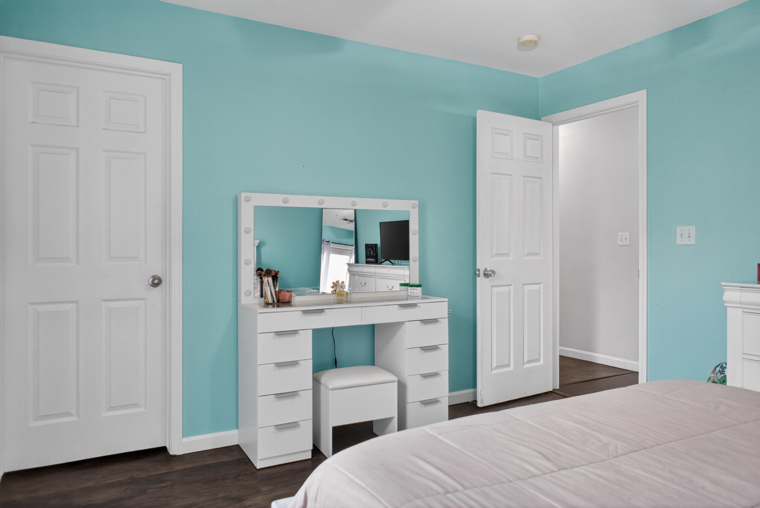 283 S Parkwest St, Porterville, CA 93257