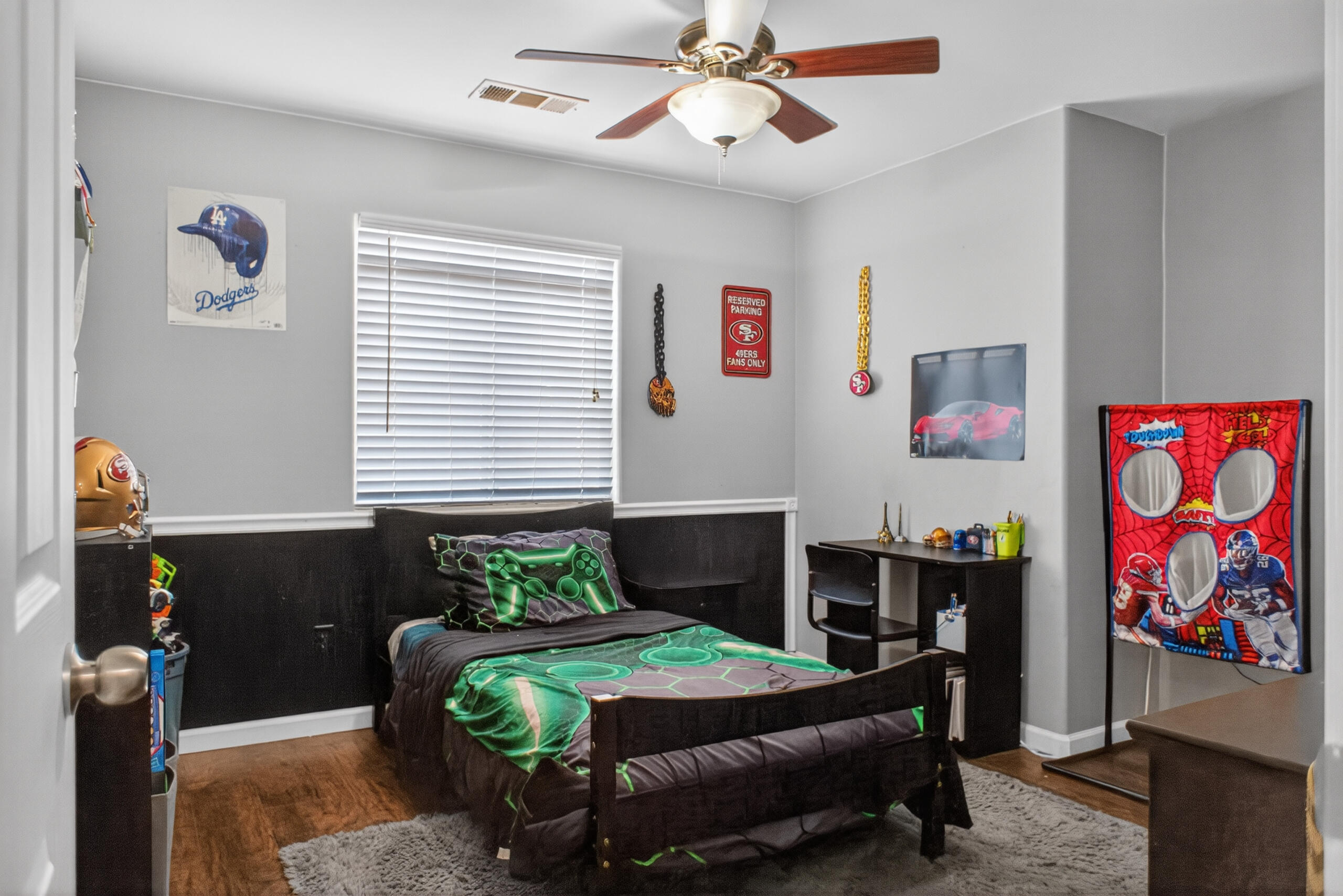 283 S Parkwest St, Porterville, CA 93257