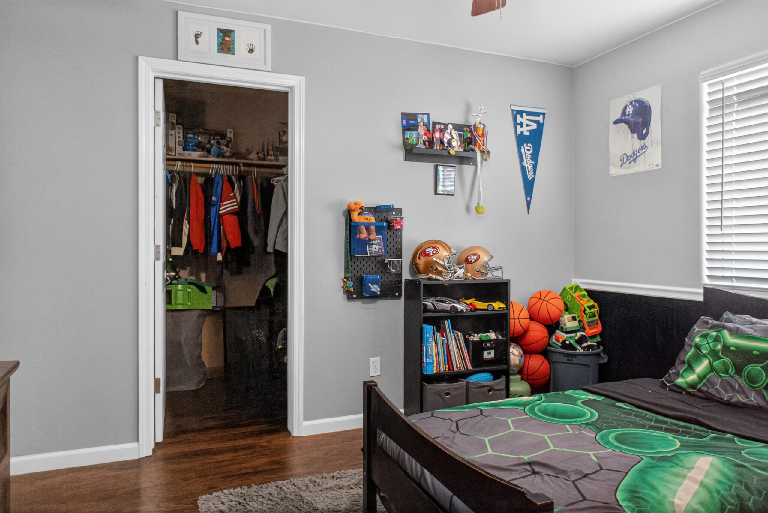 283 S Parkwest St, Porterville, CA 93257