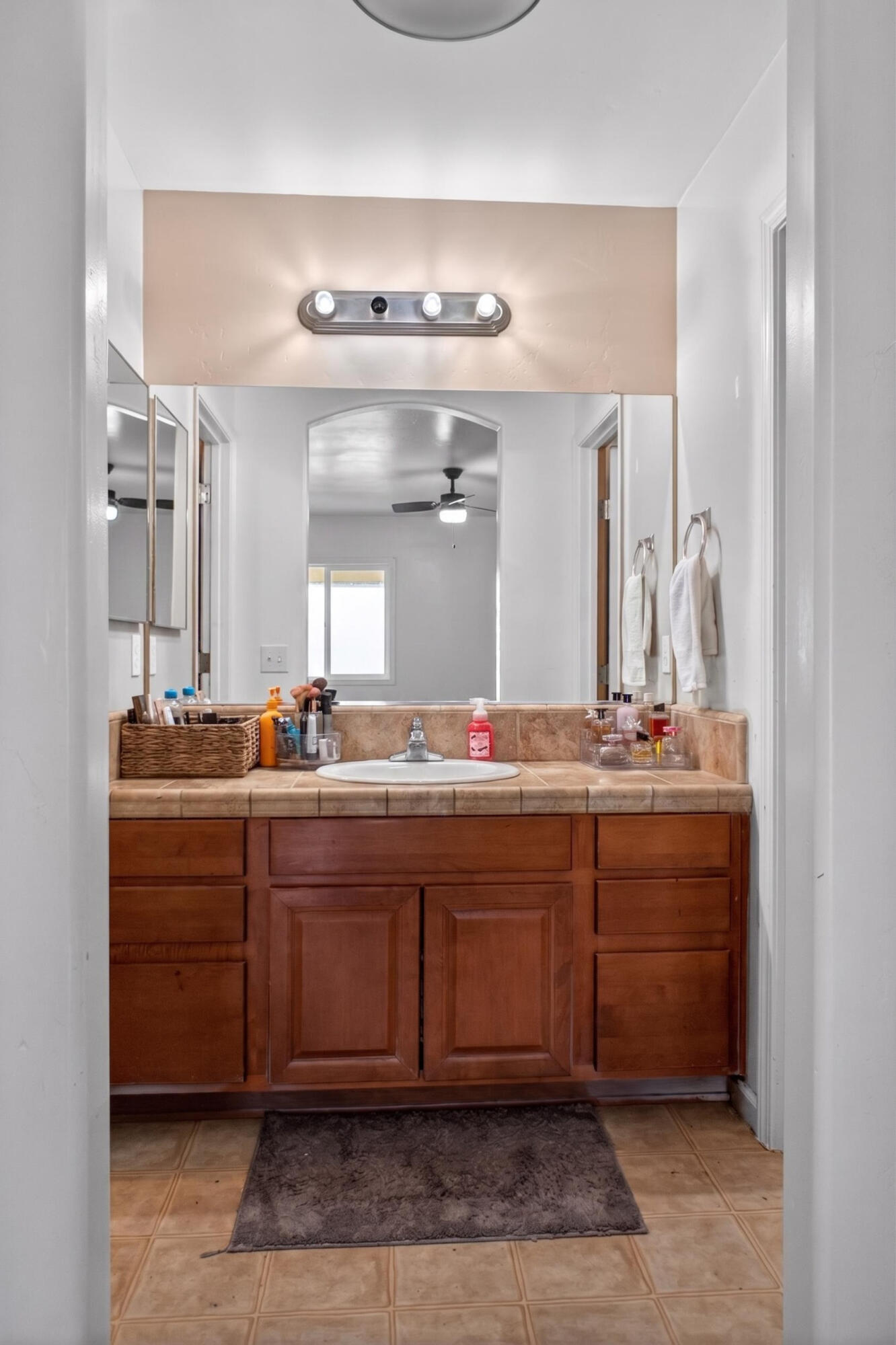 283 S Parkwest St, Porterville, CA 93257