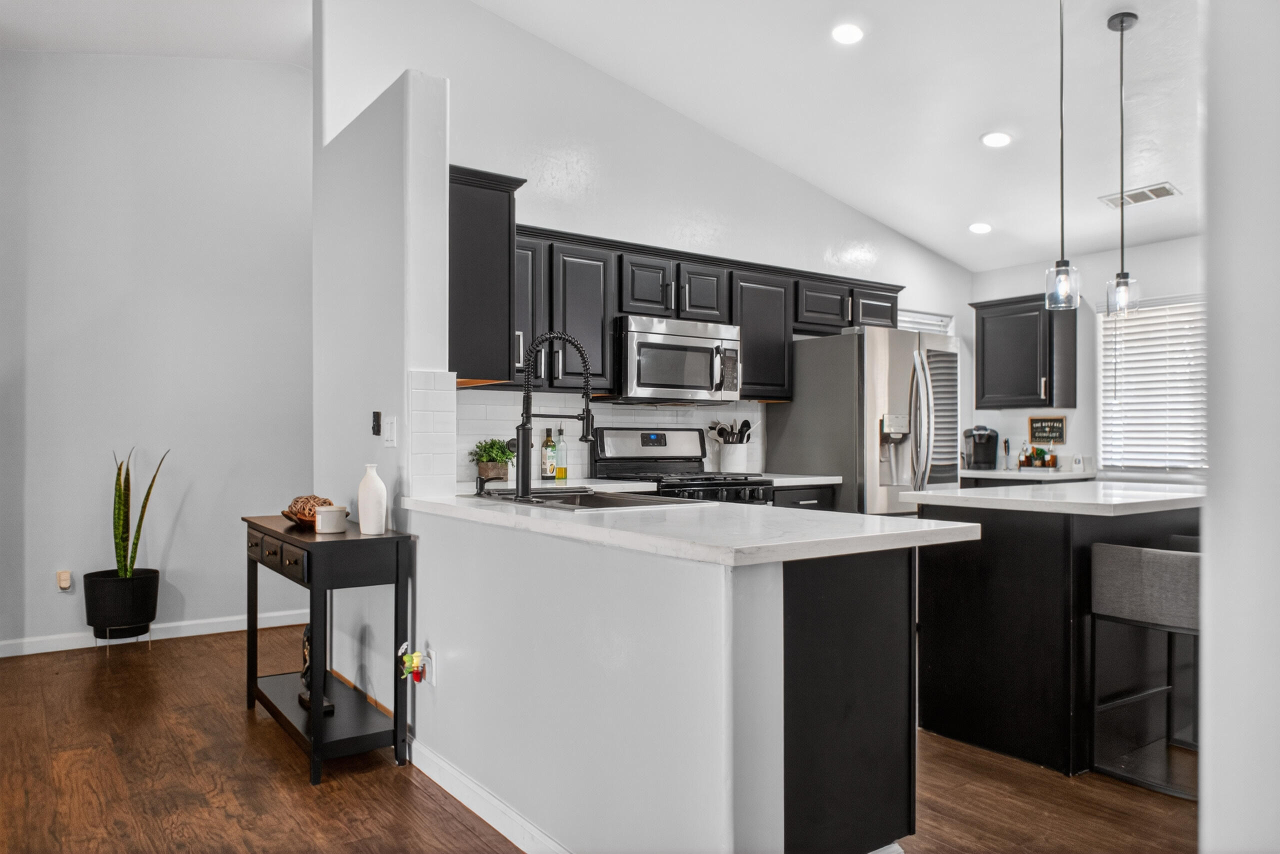 283 S Parkwest St, Porterville, CA 93257