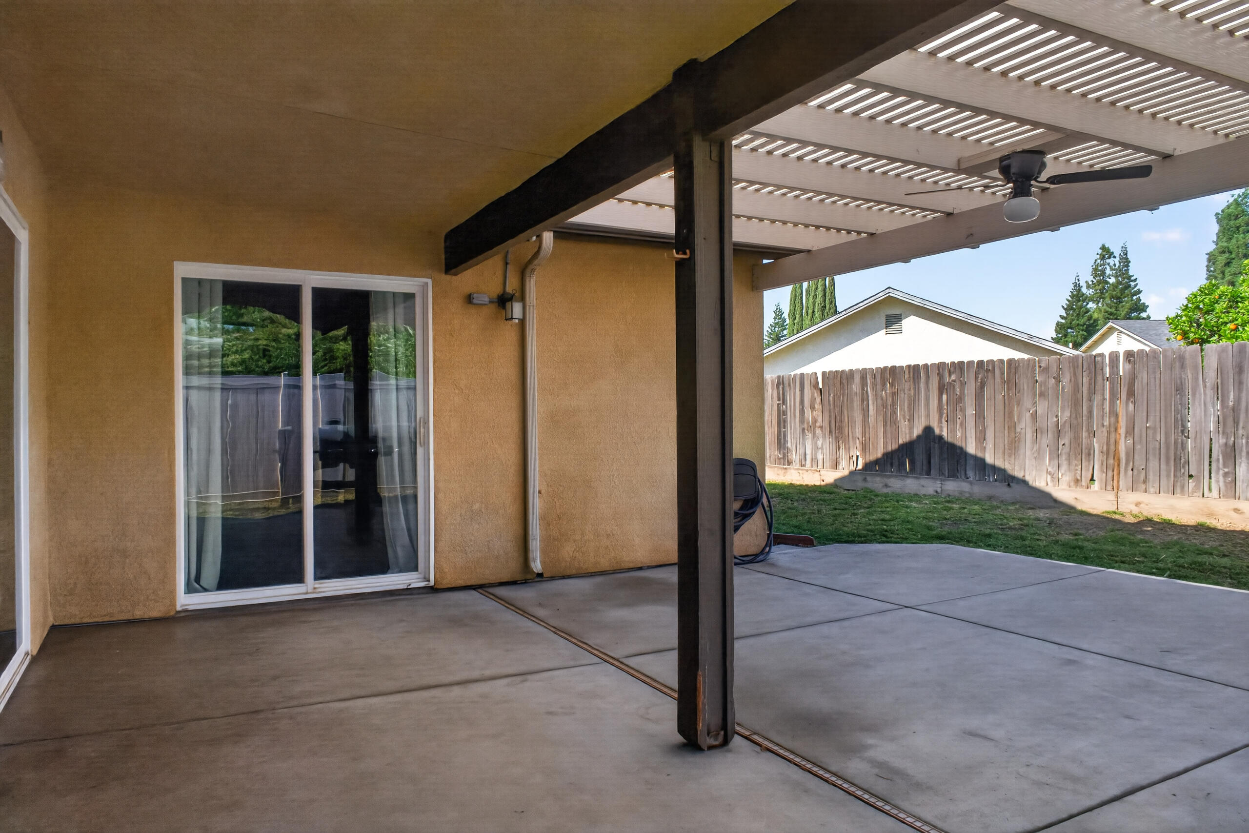 283 S Parkwest St, Porterville, CA 93257