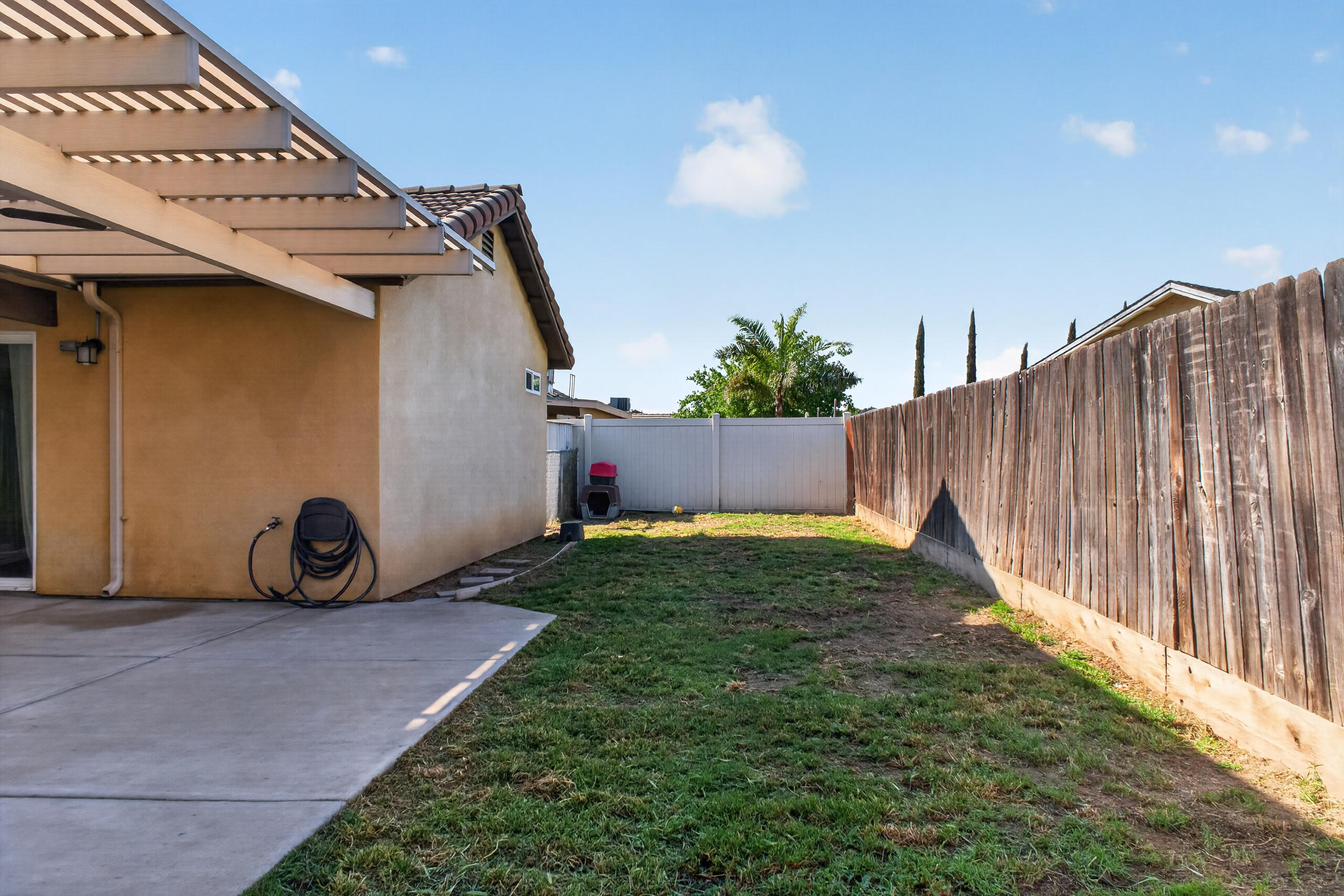 283 S Parkwest St, Porterville, CA 93257