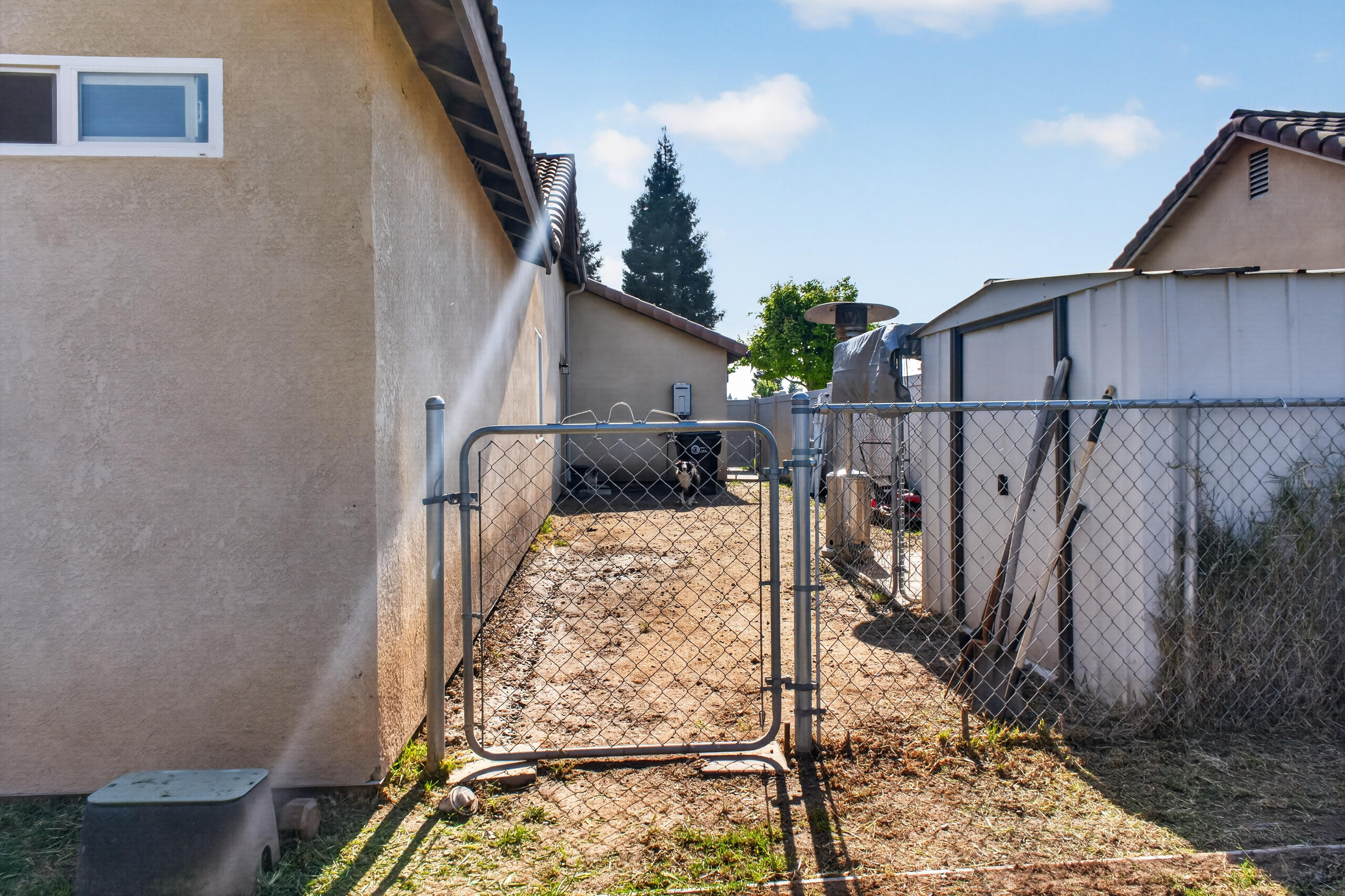 283 S Parkwest St, Porterville, CA 93257