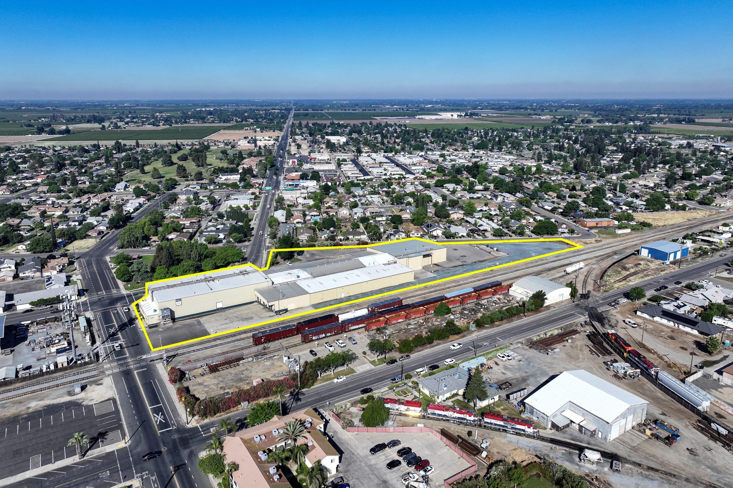 301 N G St, Exeter, CA 93221