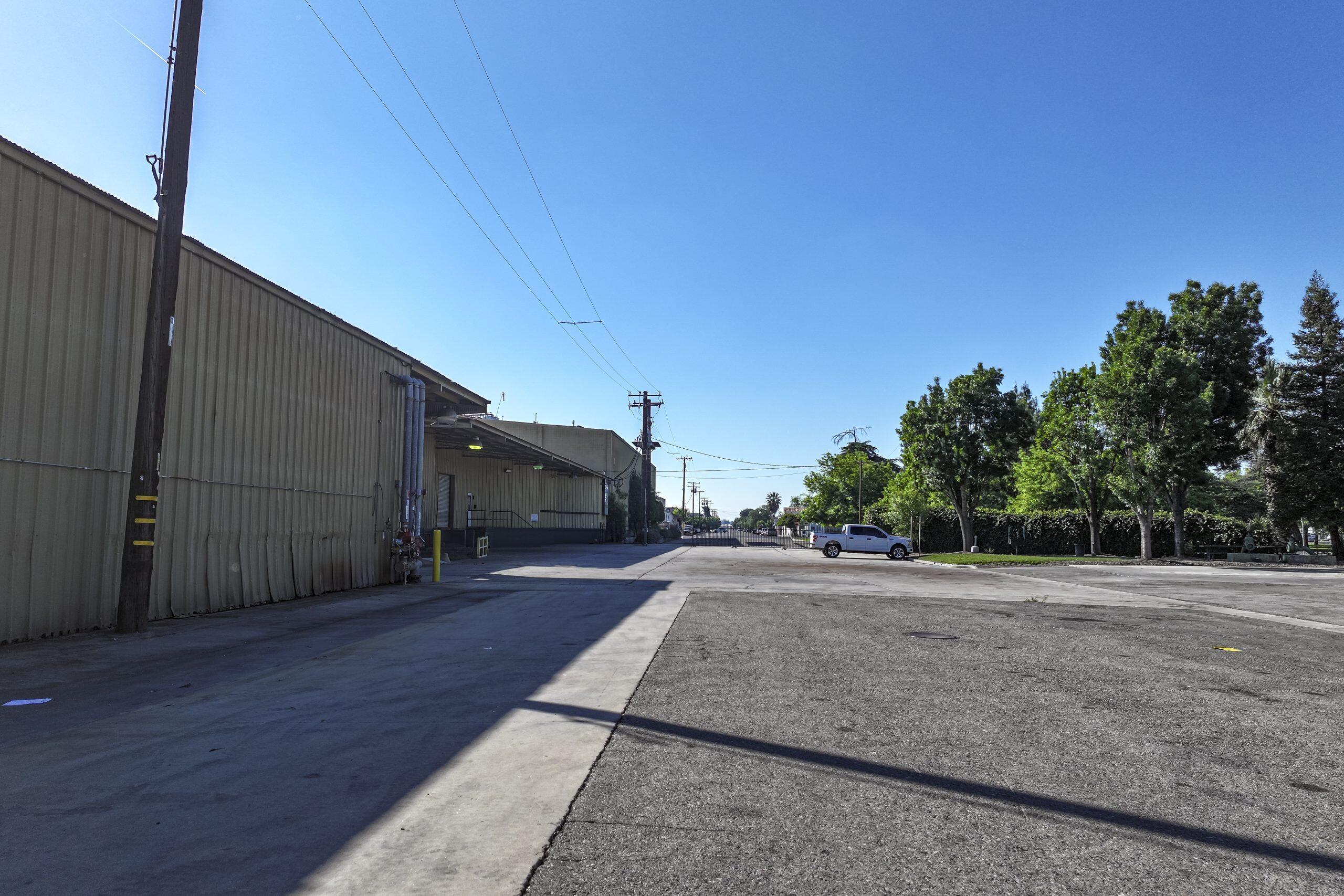 301 N G St, Exeter, CA 93221