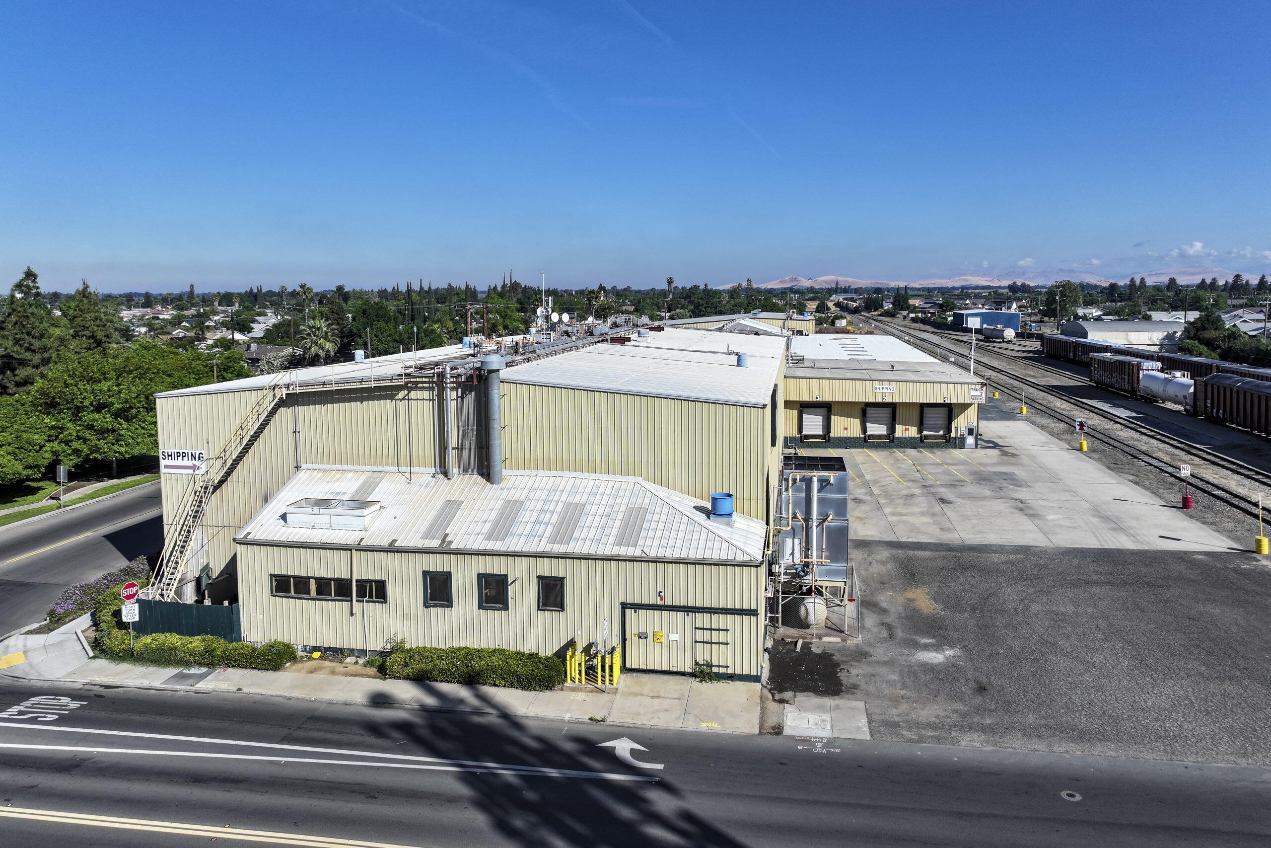 301 N G St, Exeter, CA 93221