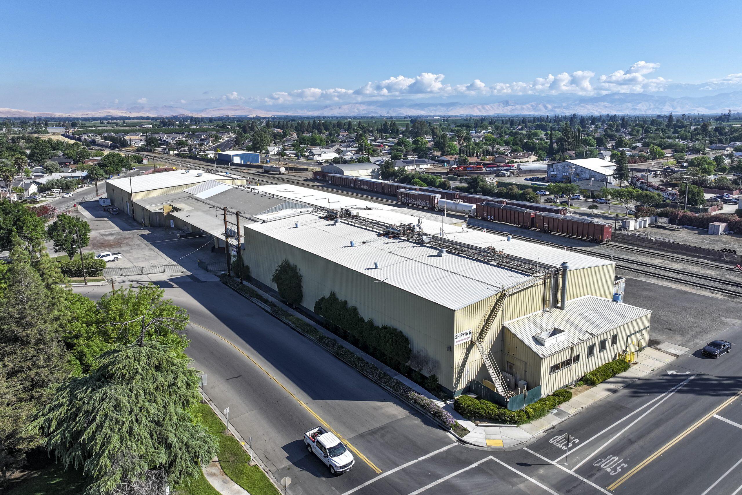 301 N G St, Exeter, CA 93221