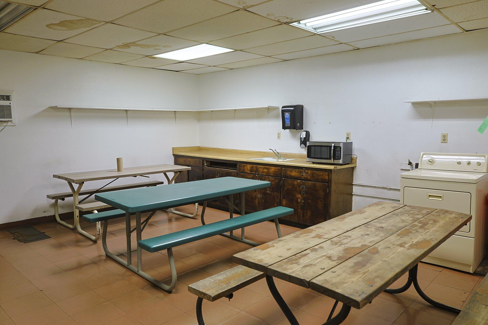 301 N G St, Exeter, CA 93221