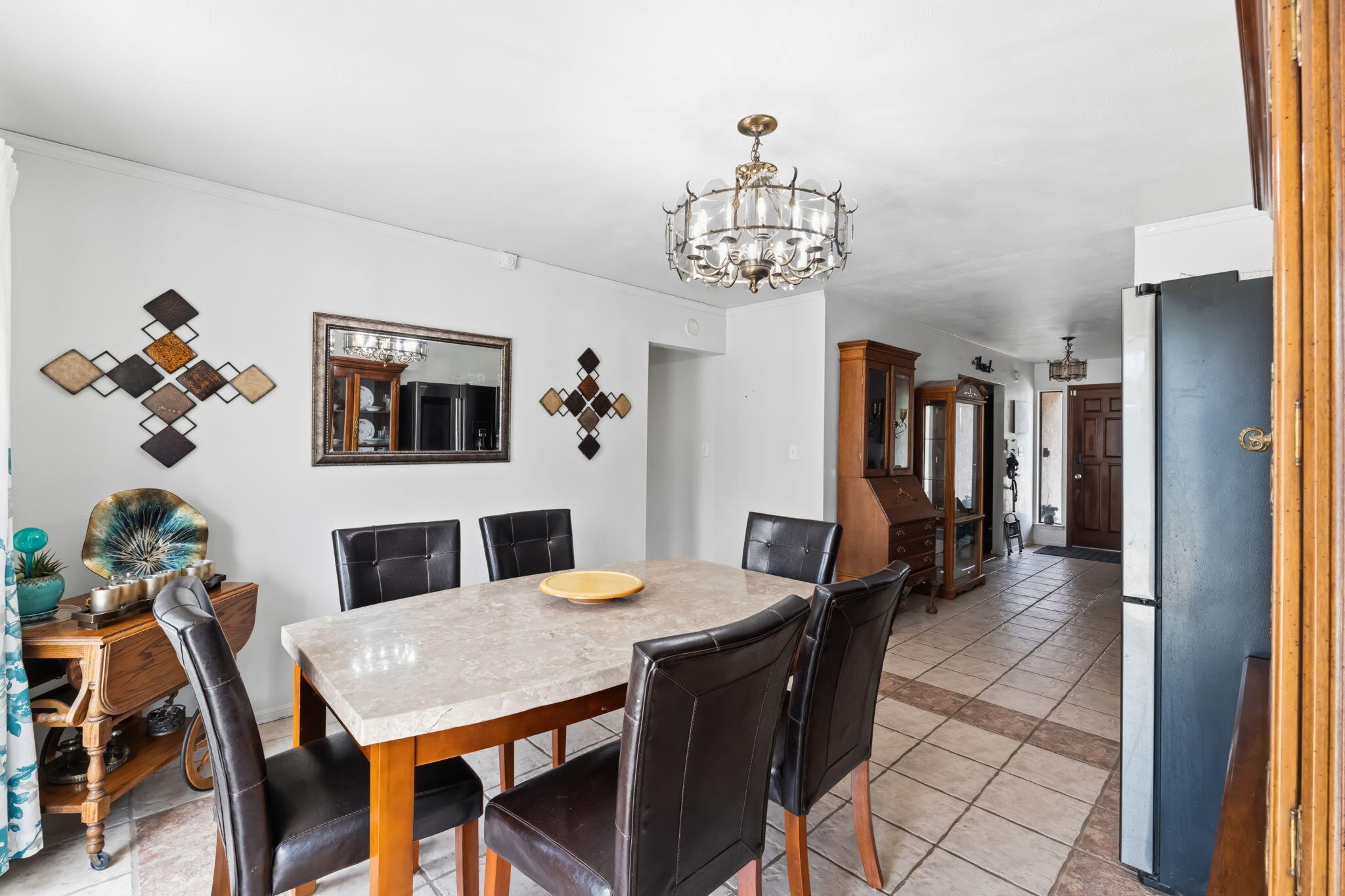 1025 W Monte Vista, Visalia, CA 93277