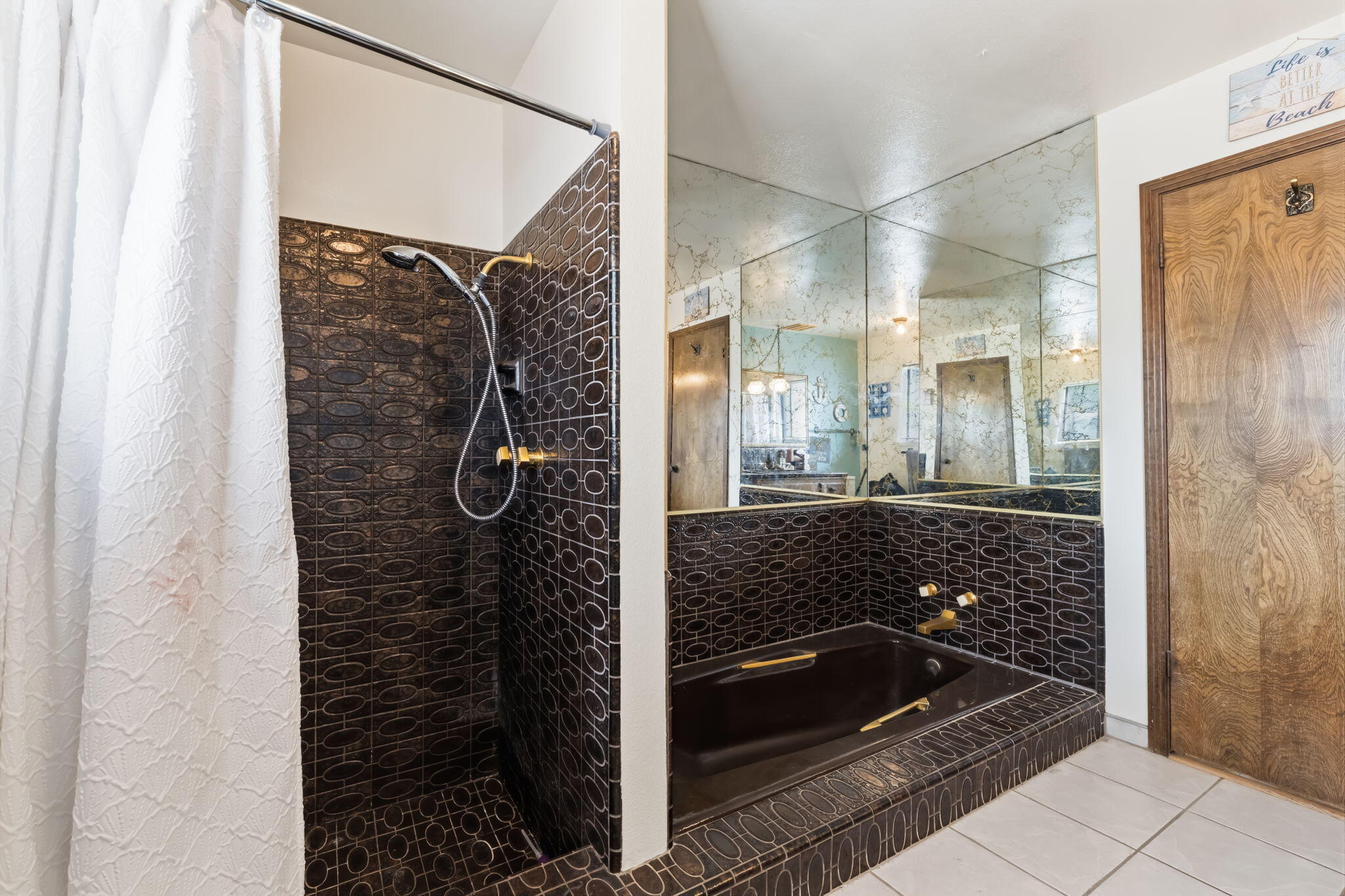 1025 W Monte Vista, Visalia, CA 93277