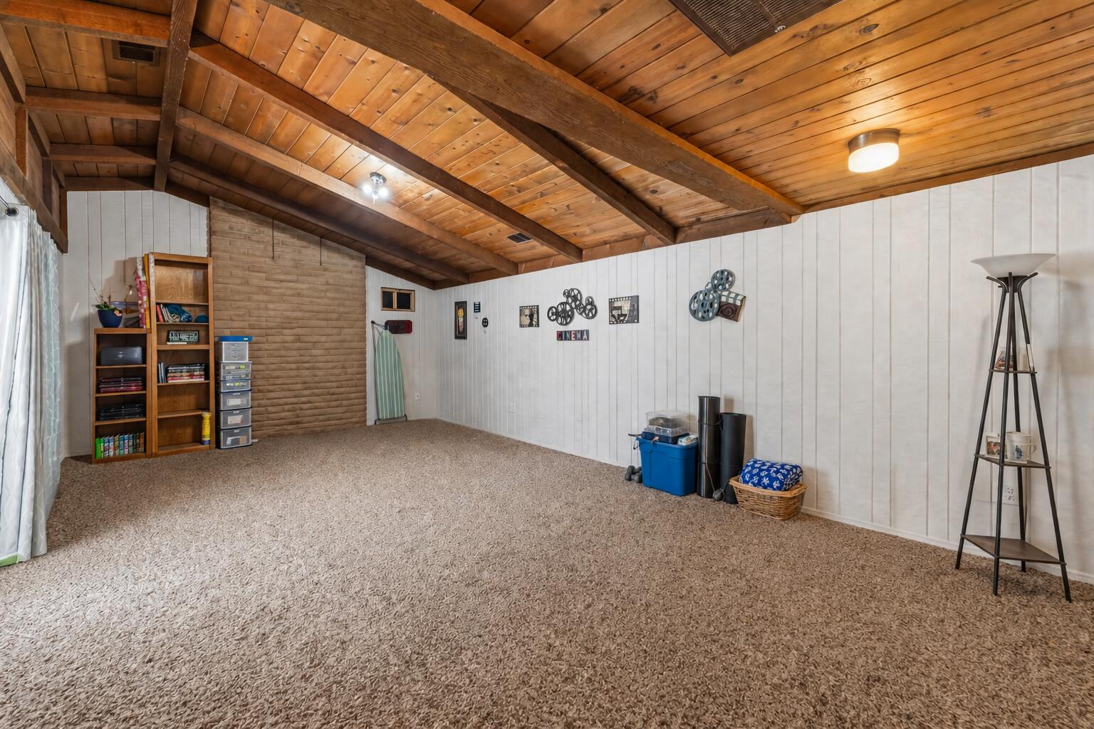 1025 W Monte Vista, Visalia, CA 93277