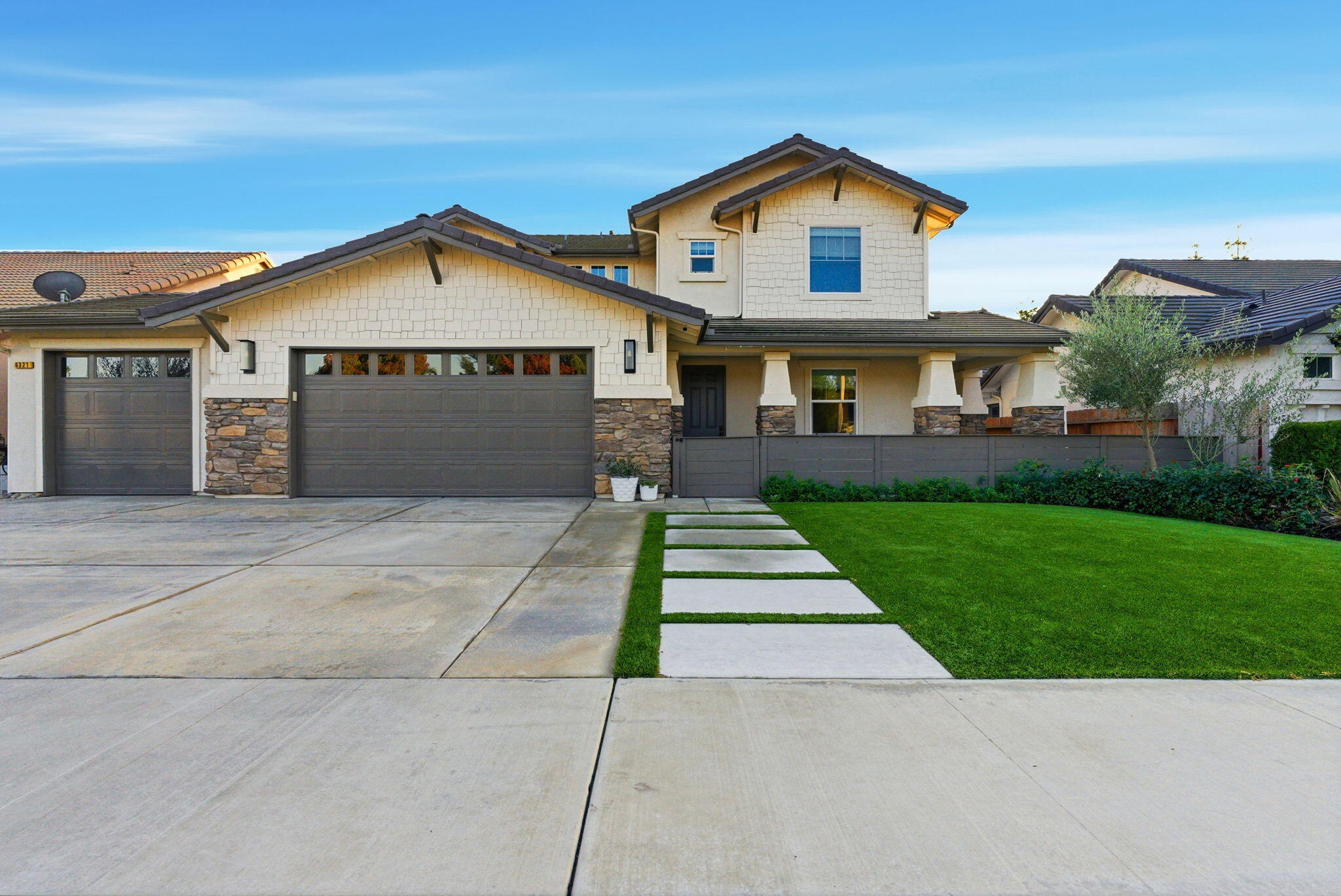 6321 W Oriole Ave, Visalia, CA 93291