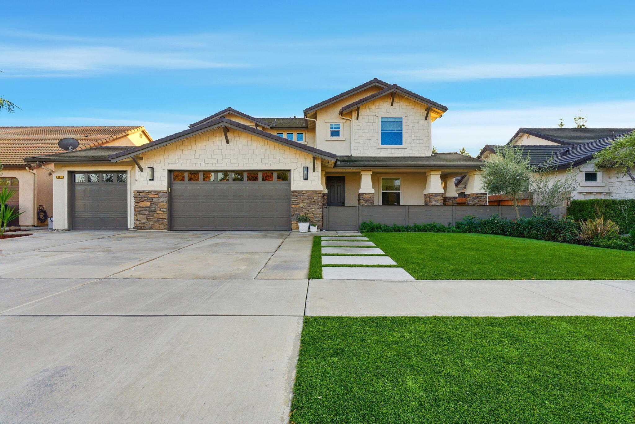 6321 W Oriole Ave, Visalia, CA 93291