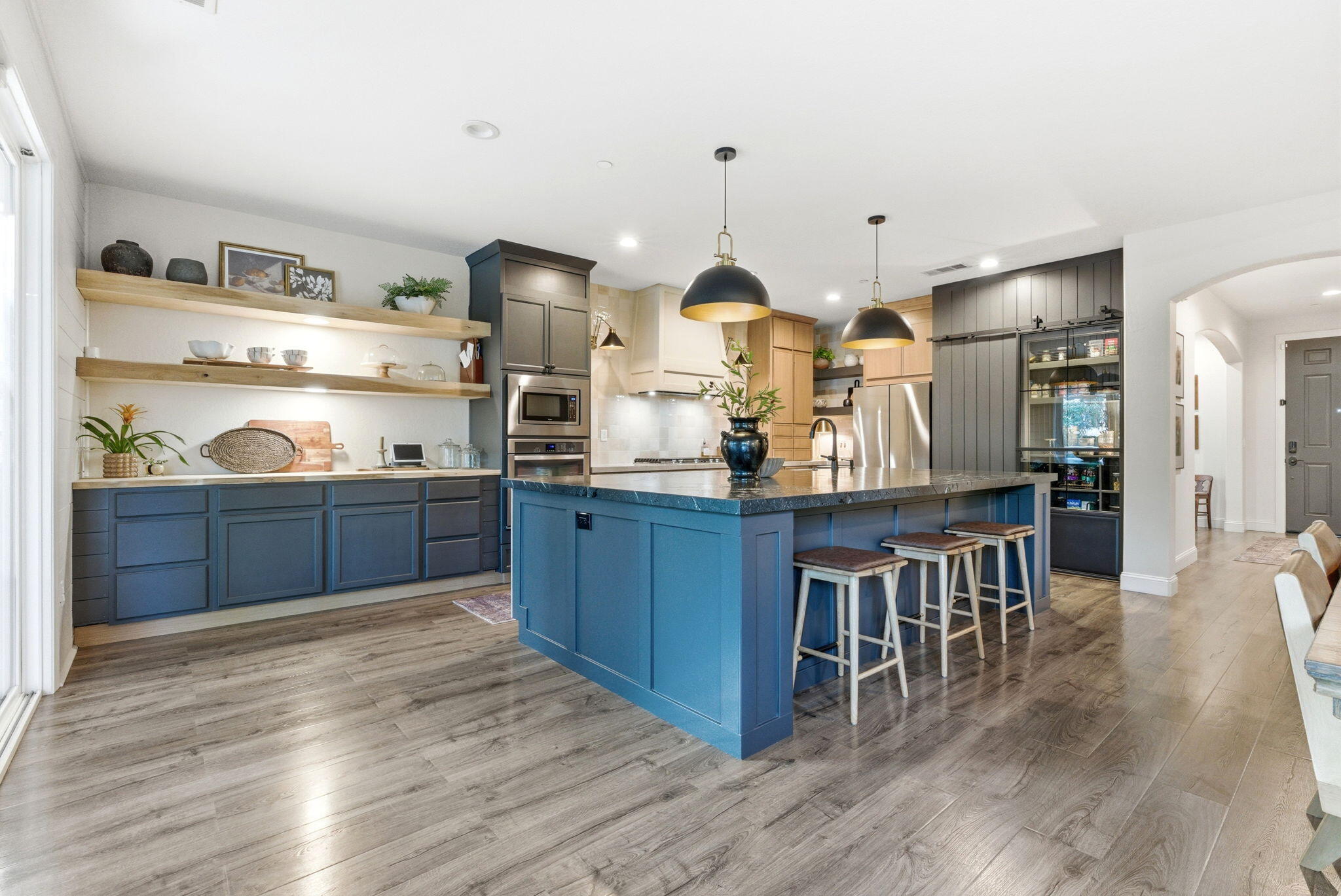 6321 W Oriole Ave, Visalia, CA 93291