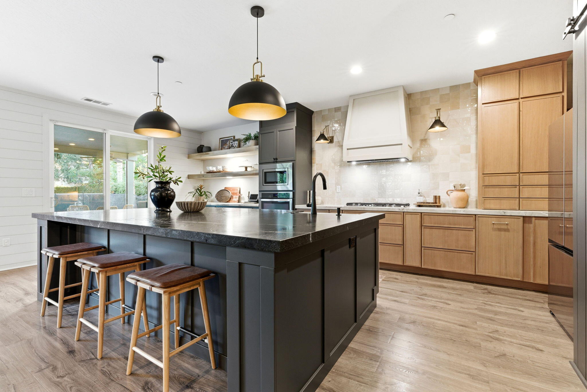 6321 W Oriole Ave, Visalia, CA 93291