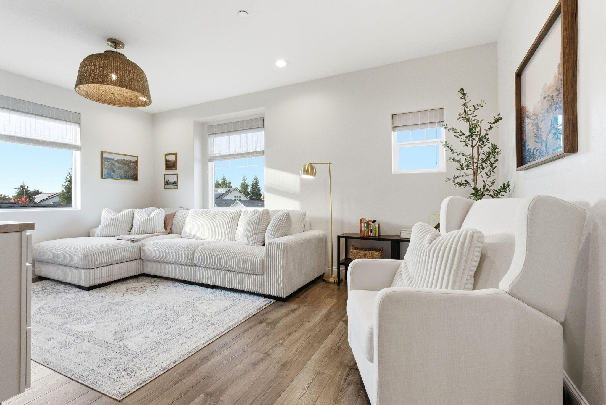 6321 W Oriole Ave, Visalia, CA 93291