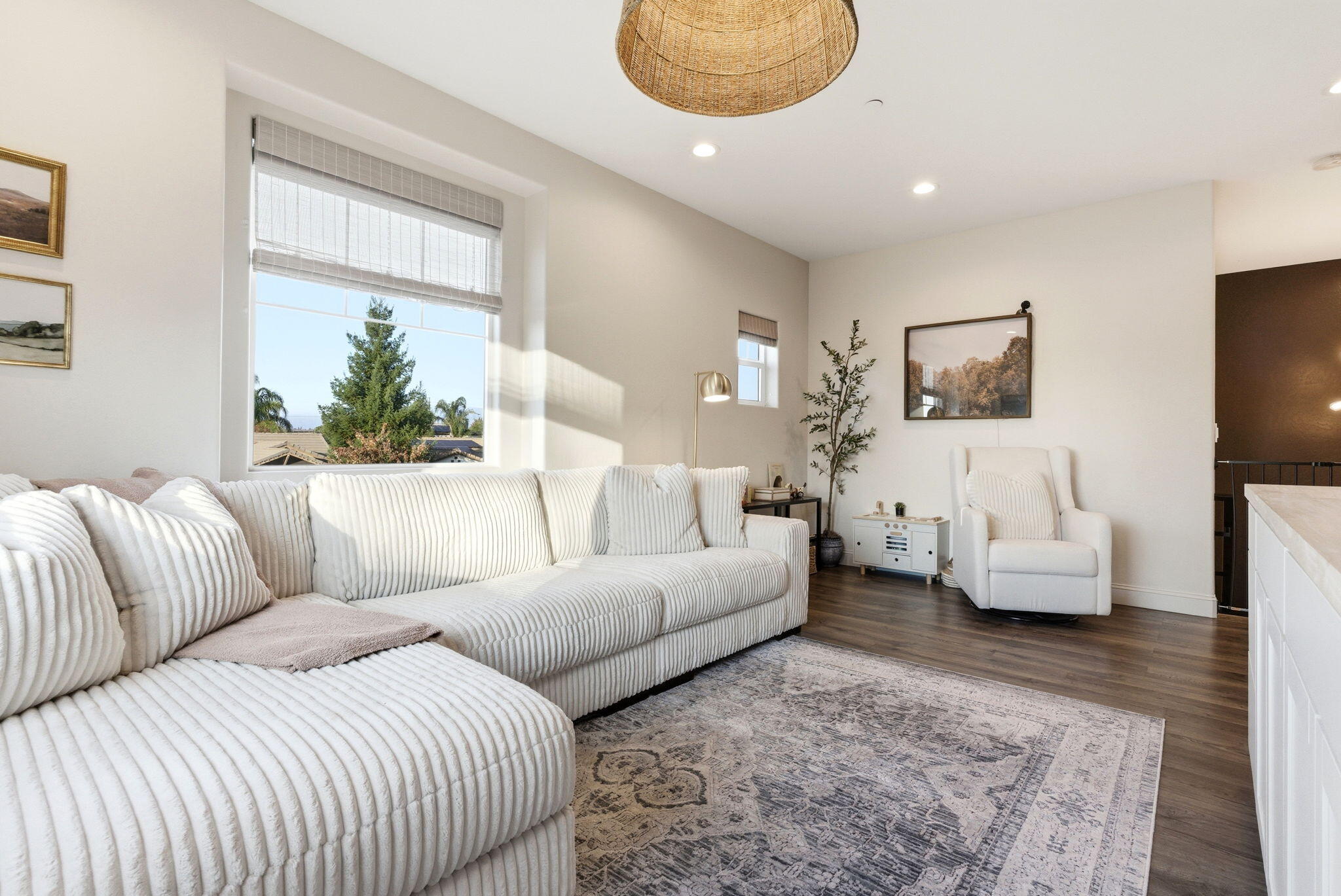 6321 W Oriole Ave, Visalia, CA 93291