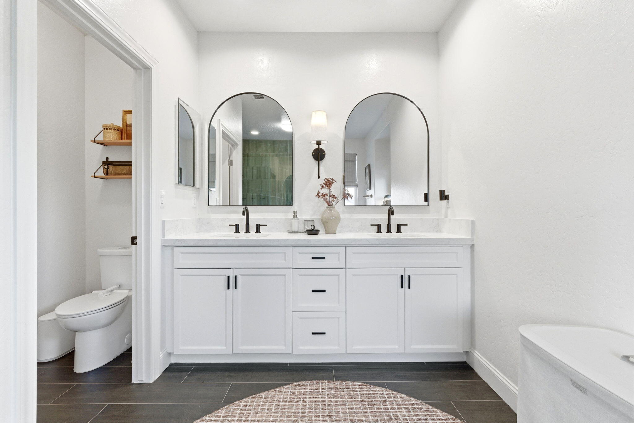 6321 W Oriole Ave, Visalia, CA 93291