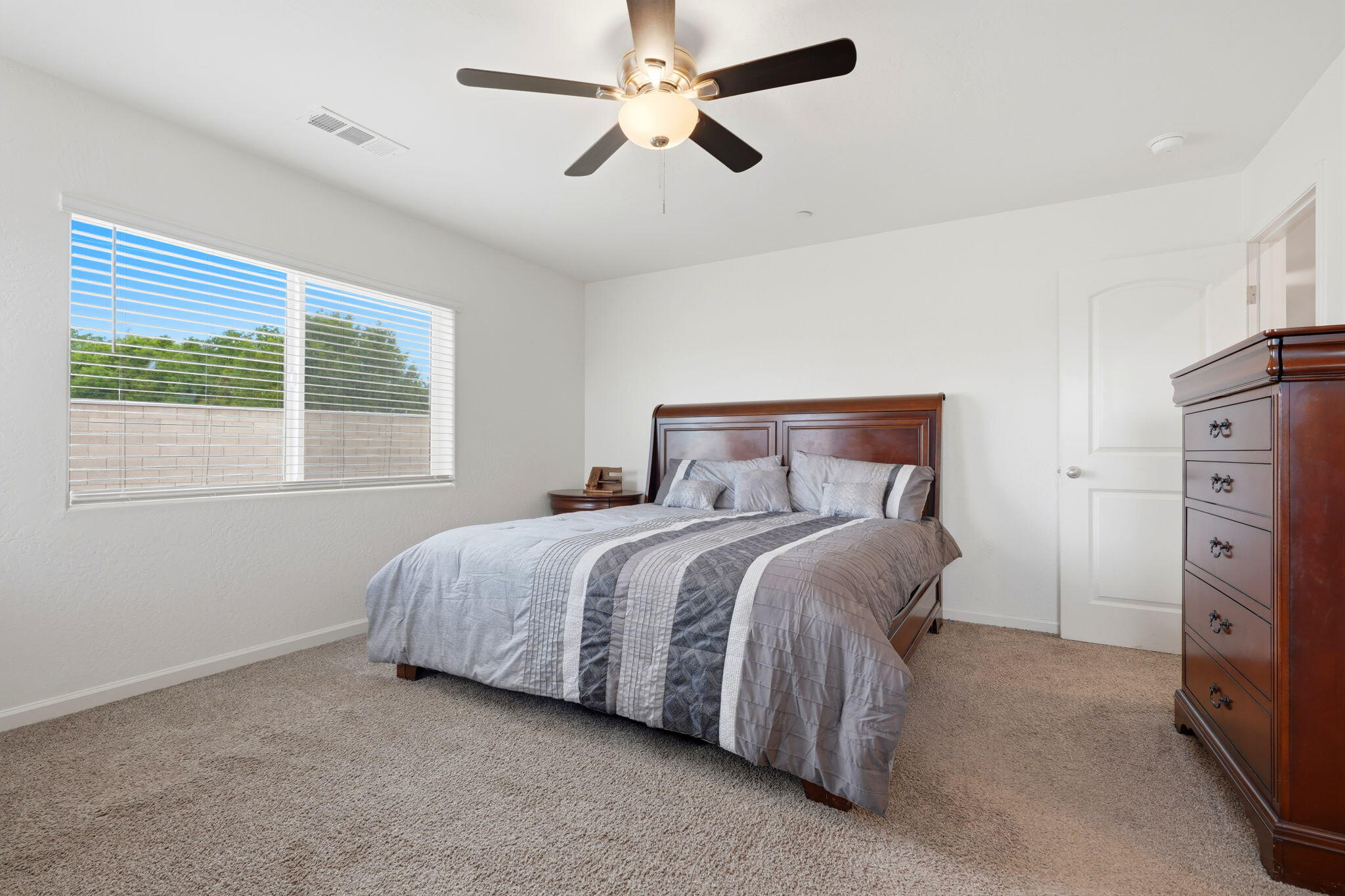 2198 W Ambassador Way, Hanford, CA 93230