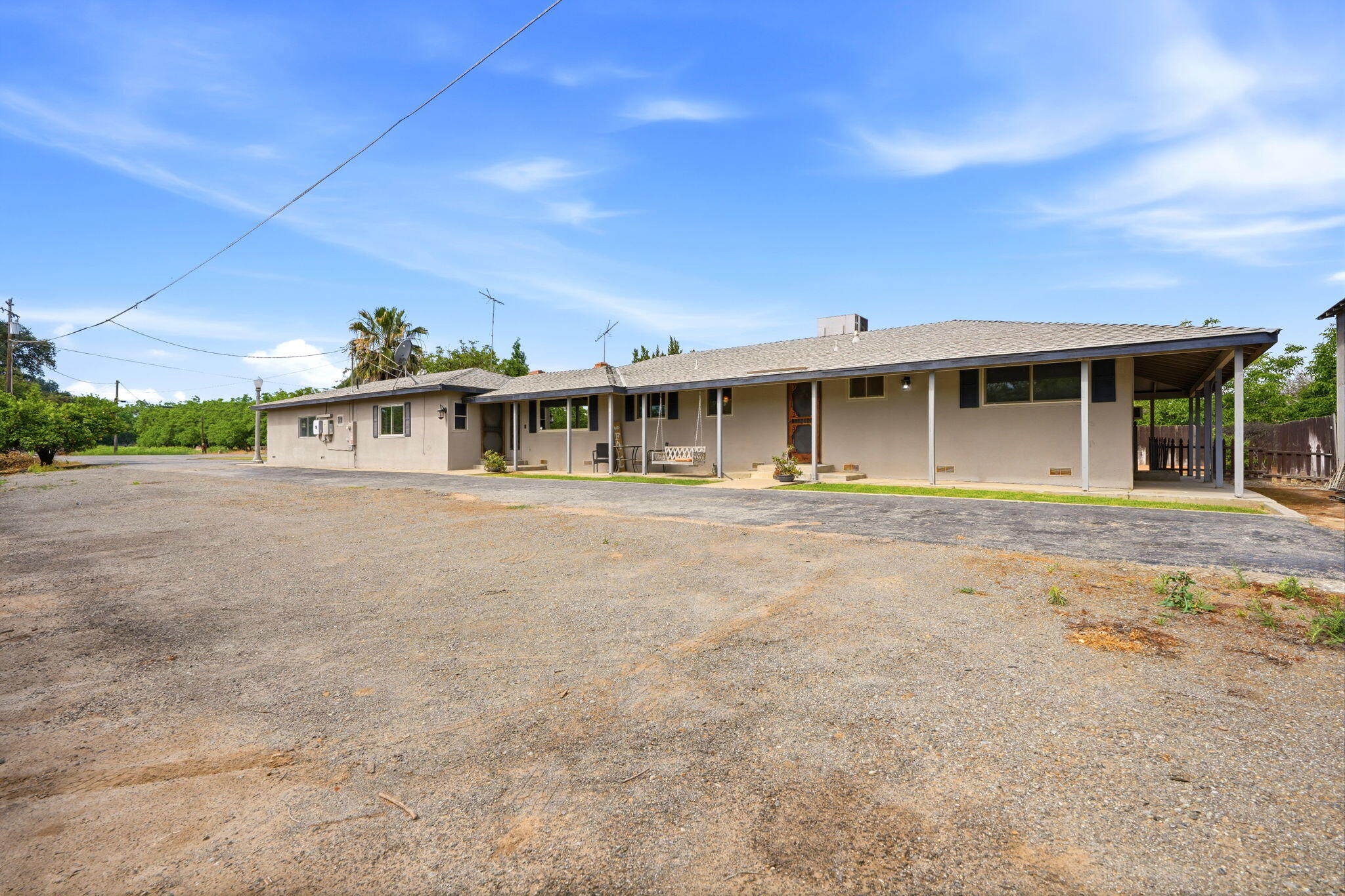 5308 E Mount Whitney Ave, Laton, CA 93242