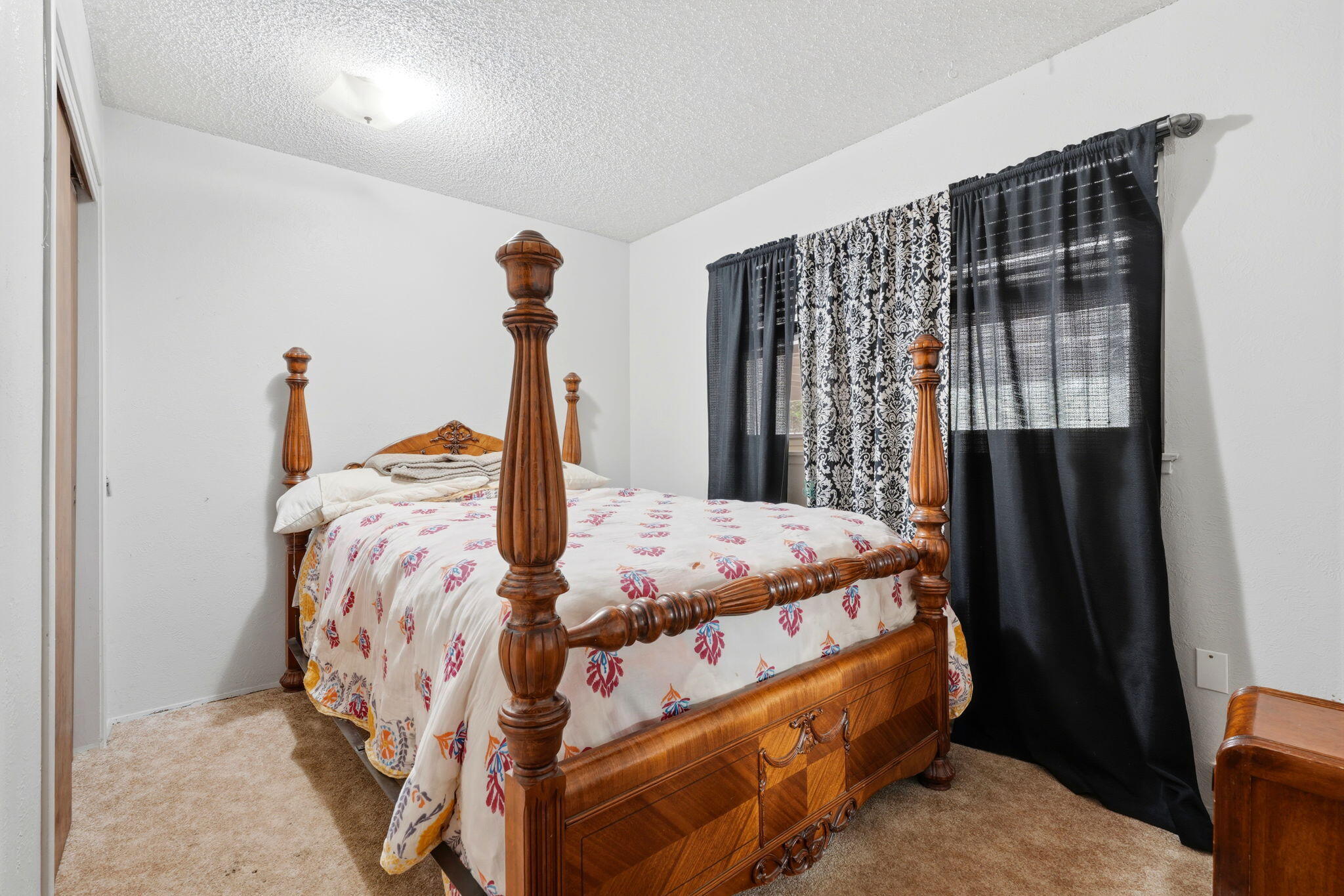 5308 E Mount Whitney Ave, Laton, CA 93242